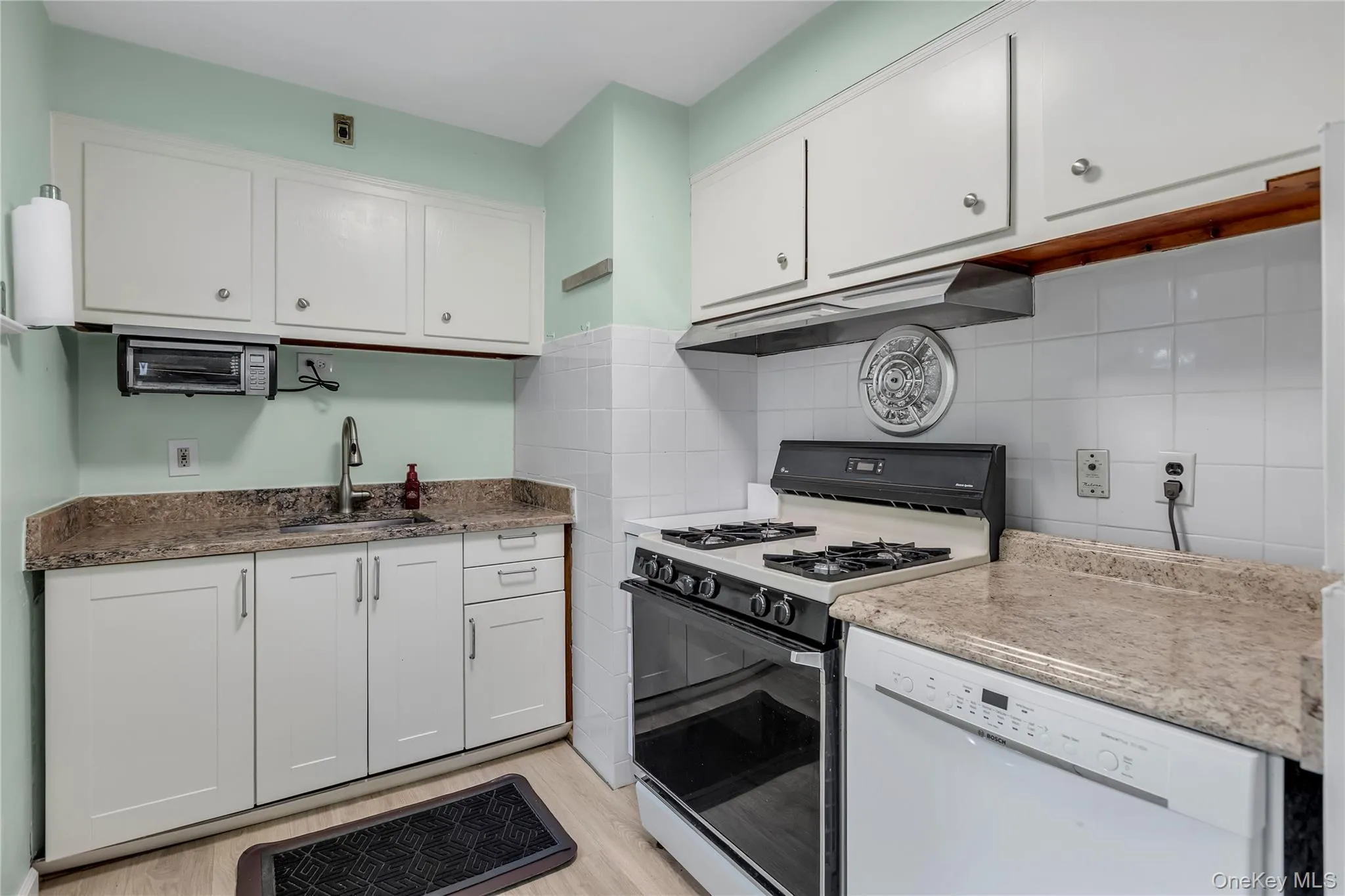 1142 Bay Shore Avenue, Islip, NY, 3 Bedrooms Bedrooms, 5 Rooms Rooms,1 BathroomBathrooms,Residential,For Rent,Bay Shore,0,1017147 1142 Bay Shore Avenue, Islip, NY, 3 Bedrooms Bedrooms, 5 Rooms Rooms,1 BathroomBathrooms,Residential,For Rent,Bay Shore,0,1017147