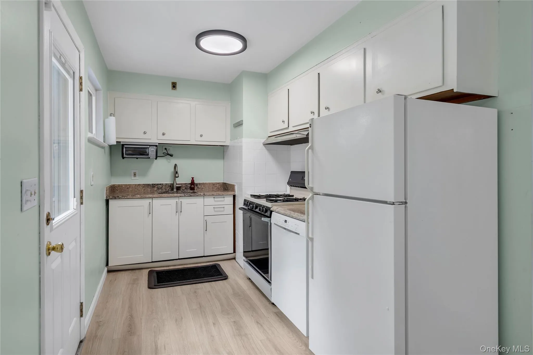1142 Bay Shore Avenue, Islip, NY, 3 Bedrooms Bedrooms, 5 Rooms Rooms,1 BathroomBathrooms,Residential,For Rent,Bay Shore,0,1017147 1142 Bay Shore Avenue, Islip, NY, 3 Bedrooms Bedrooms, 5 Rooms Rooms,1 BathroomBathrooms,Residential,For Rent,Bay Shore,0,1017147