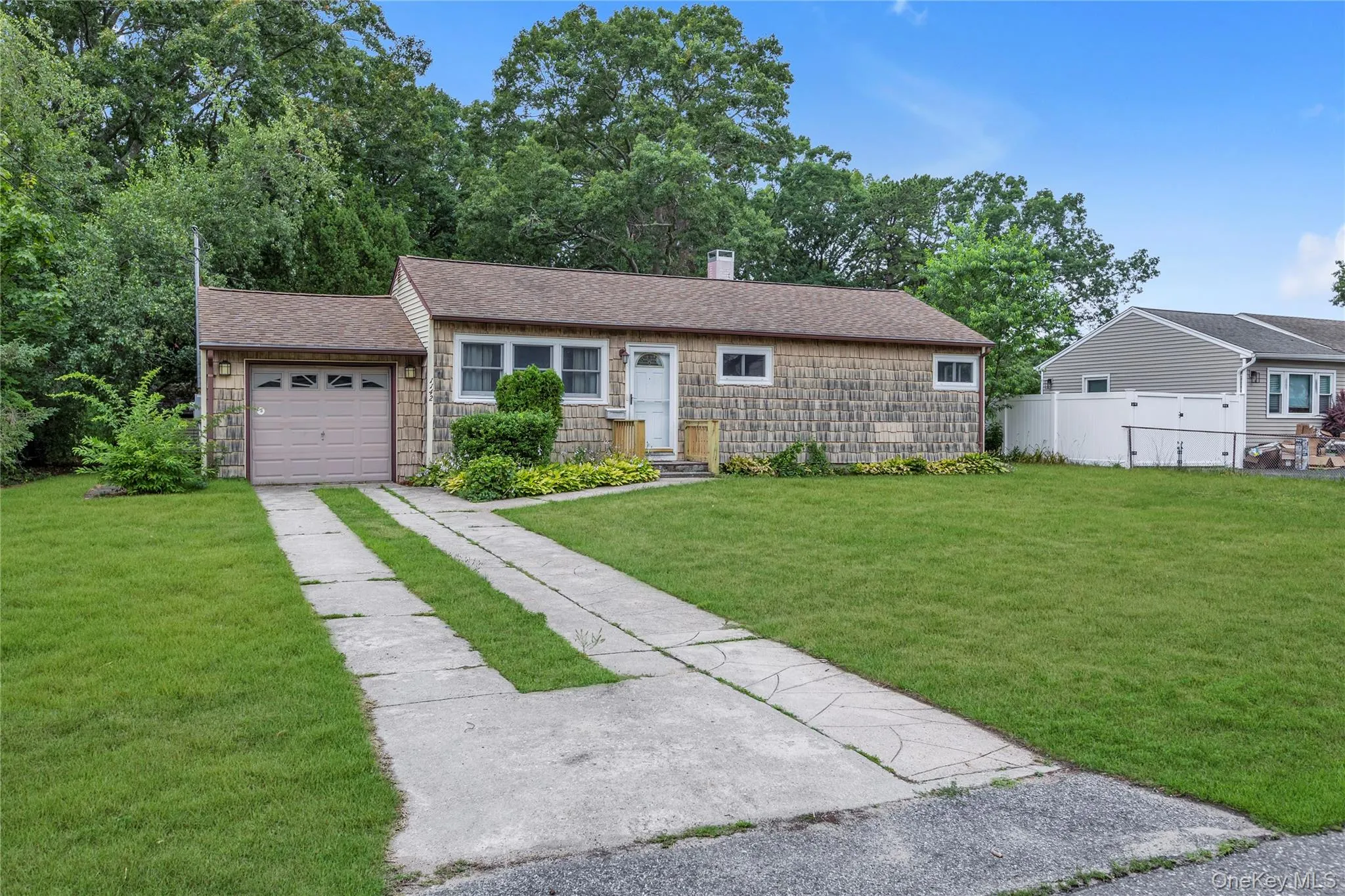 1142 Bay Shore Avenue, Islip, NY, 3 Bedrooms Bedrooms, 5 Rooms Rooms,1 BathroomBathrooms,Residential,For Rent,Bay Shore,0,1017147 1142 Bay Shore Avenue, Islip, NY, 3 Bedrooms Bedrooms, 5 Rooms Rooms,1 BathroomBathrooms,Residential,For Rent,Bay Shore,0,1017147