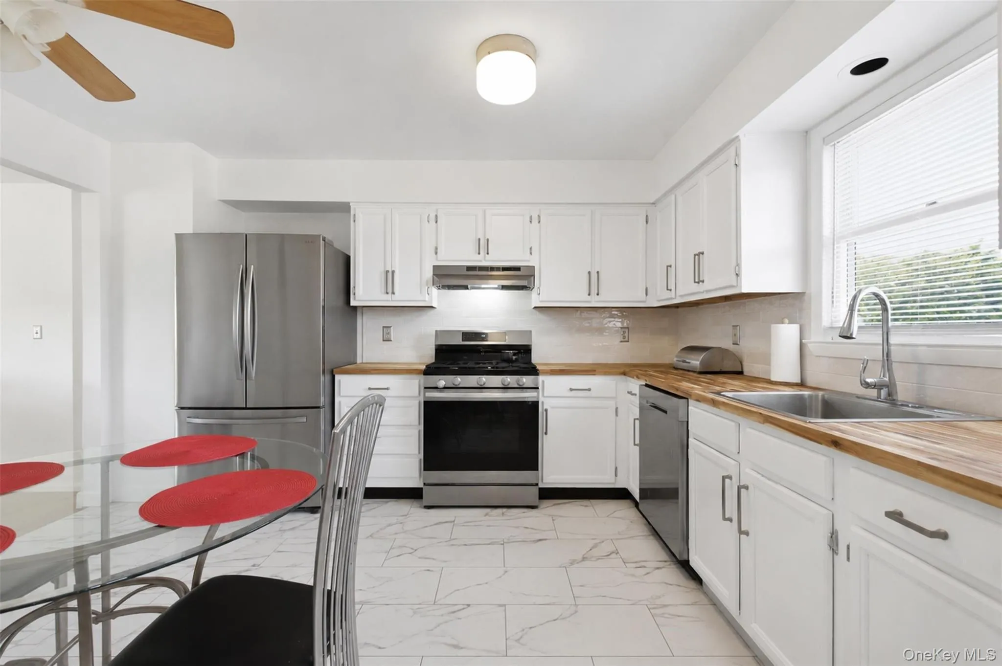 41 Guernsey Drive, New Windsor, NY, 4 Bedrooms Bedrooms, 9 Rooms Rooms,3 BathroomsBathrooms,Residential,For Rent,Guernsey,0,KEY1017153 41 Guernsey Drive, New Windsor, NY, 4 Bedrooms Bedrooms, 9 Rooms Rooms,3 BathroomsBathrooms,Residential,For Rent,Guernsey,0,KEY1017153