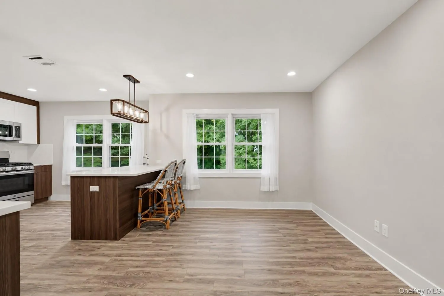 9 Elmwood Road, White Plains, NY, 3 Bedrooms Bedrooms, 5 Rooms Rooms,2 BathroomsBathrooms,Residential,For Rent,Elmwood,0,1017154 9 Elmwood Road, White Plains, NY, 3 Bedrooms Bedrooms, 5 Rooms Rooms,2 BathroomsBathrooms,Residential,For Rent,Elmwood,0,1017154