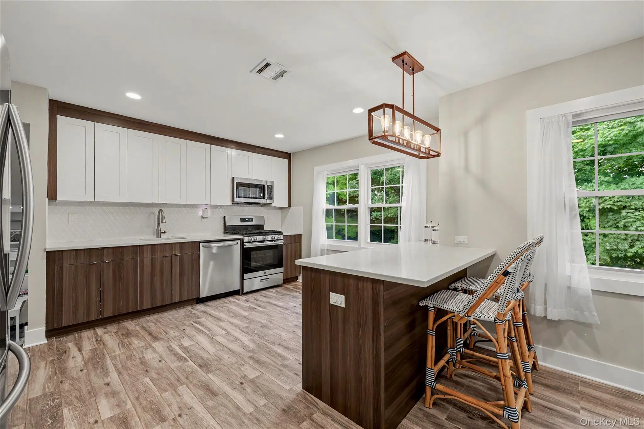9 Elmwood Road, White Plains, NY, 3 Bedrooms Bedrooms, 5 Rooms Rooms,2 BathroomsBathrooms,Residential,For Rent,Elmwood,0,1017154 9 Elmwood Road, White Plains, NY, 3 Bedrooms Bedrooms, 5 Rooms Rooms,2 BathroomsBathrooms,Residential,For Rent,Elmwood,0,1017154