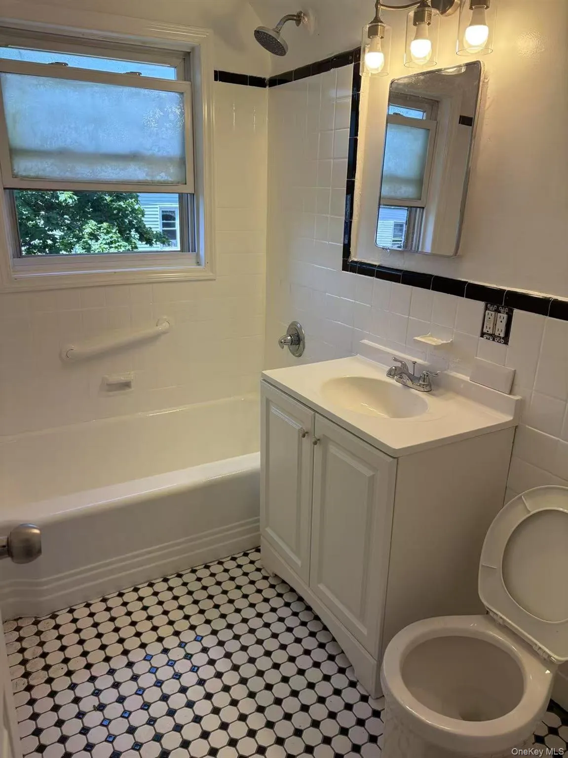 87-11 57th Avenue, New York, NY, 2 Bedrooms Bedrooms, 4 Rooms Rooms,1 BathroomBathrooms,Residential Lease,For Rent,57th,0,1017157 87-11 57th Avenue, New York, NY, 2 Bedrooms Bedrooms, 4 Rooms Rooms,1 BathroomBathrooms,Residential Lease,For Rent,57th,0,1017157