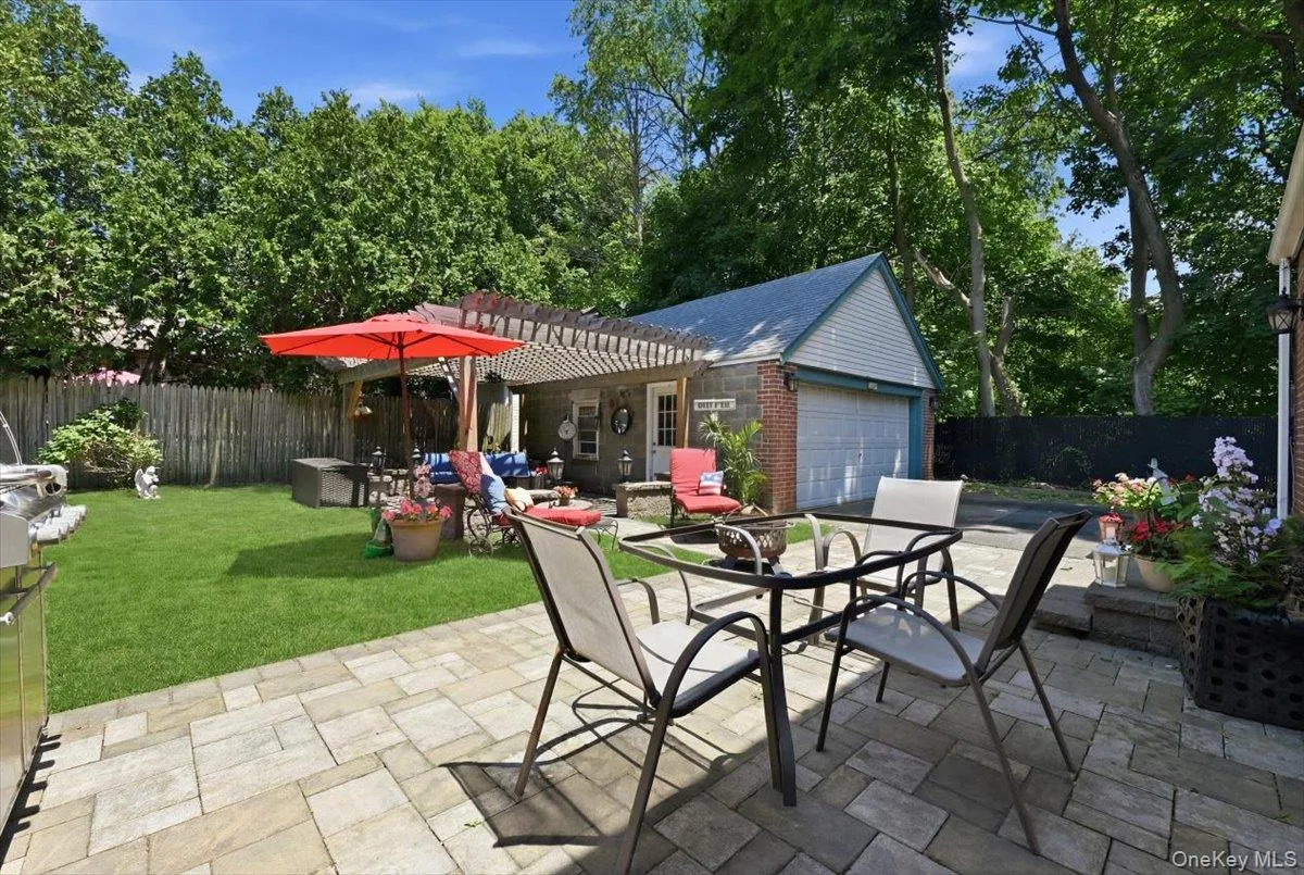 93 Willow Street, Hempstead, NY, 5 Bedrooms Bedrooms, 10 Rooms Rooms,4 BathroomsBathrooms,Residential,For Rent,Willow,0,1017162 93 Willow Street, Hempstead, NY, 5 Bedrooms Bedrooms, 10 Rooms Rooms,4 BathroomsBathrooms,Residential,For Rent,Willow,0,1017162