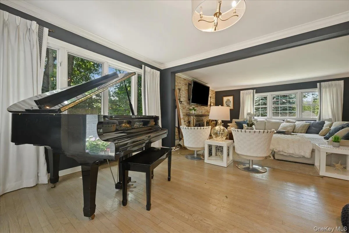 93 Willow Street, Hempstead, NY, 5 Bedrooms Bedrooms, 10 Rooms Rooms,4 BathroomsBathrooms,Residential,For Rent,Willow,0,1017162 93 Willow Street, Hempstead, NY, 5 Bedrooms Bedrooms, 10 Rooms Rooms,4 BathroomsBathrooms,Residential,For Rent,Willow,0,1017162
