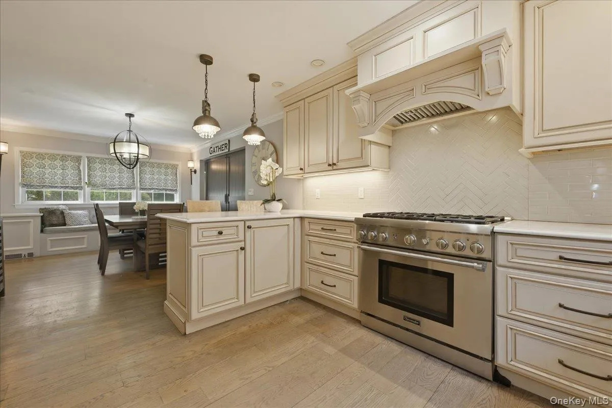 93 Willow Street, Hempstead, NY, 5 Bedrooms Bedrooms, 10 Rooms Rooms,4 BathroomsBathrooms,Residential,For Rent,Willow,0,1017162 93 Willow Street, Hempstead, NY, 5 Bedrooms Bedrooms, 10 Rooms Rooms,4 BathroomsBathrooms,Residential,For Rent,Willow,0,1017162