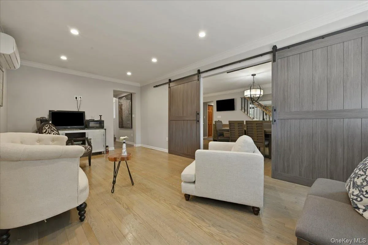 93 Willow Street, Hempstead, NY, 5 Bedrooms Bedrooms, 10 Rooms Rooms,4 BathroomsBathrooms,Residential,For Rent,Willow,0,1017162 93 Willow Street, Hempstead, NY, 5 Bedrooms Bedrooms, 10 Rooms Rooms,4 BathroomsBathrooms,Residential,For Rent,Willow,0,1017162