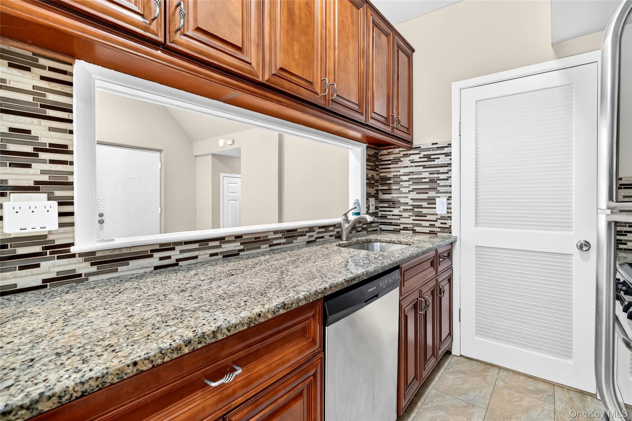 11 Jackson Avenue, Yonkers, NY, 1 Bedroom Bedrooms, 3 Rooms Rooms,1 BathroomBathrooms,Residential,For Rent,Jackson,0,1017163 11 Jackson Avenue, Yonkers, NY, 1 Bedroom Bedrooms, 3 Rooms Rooms,1 BathroomBathrooms,Residential,For Rent,Jackson,0,1017163