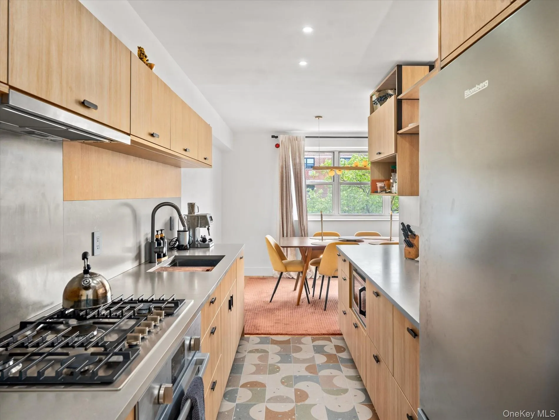 153-25 88th Street, New York, NY, 2 Bedrooms Bedrooms, 5 Rooms Rooms,2 BathroomsBathrooms,Residential,For Rent,88th,0,1017164 153-25 88th Street, New York, NY, 2 Bedrooms Bedrooms, 5 Rooms Rooms,2 BathroomsBathrooms,Residential,For Rent,88th,0,1017164