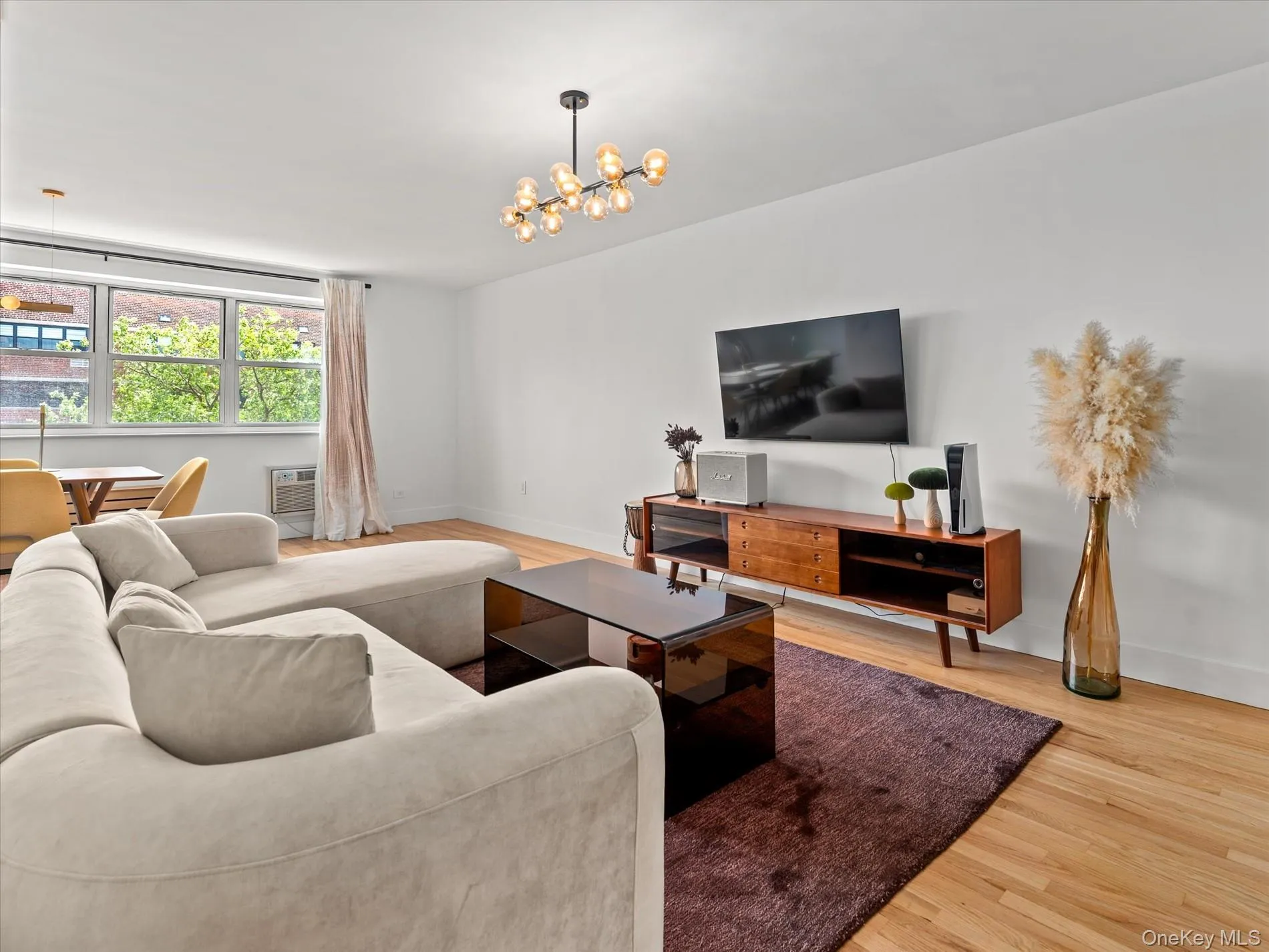 153-25 88th Street, New York, NY, 2 Bedrooms Bedrooms, 5 Rooms Rooms,2 BathroomsBathrooms,Residential,For Rent,88th,0,1017164 153-25 88th Street, New York, NY, 2 Bedrooms Bedrooms, 5 Rooms Rooms,2 BathroomsBathrooms,Residential,For Rent,88th,0,1017164