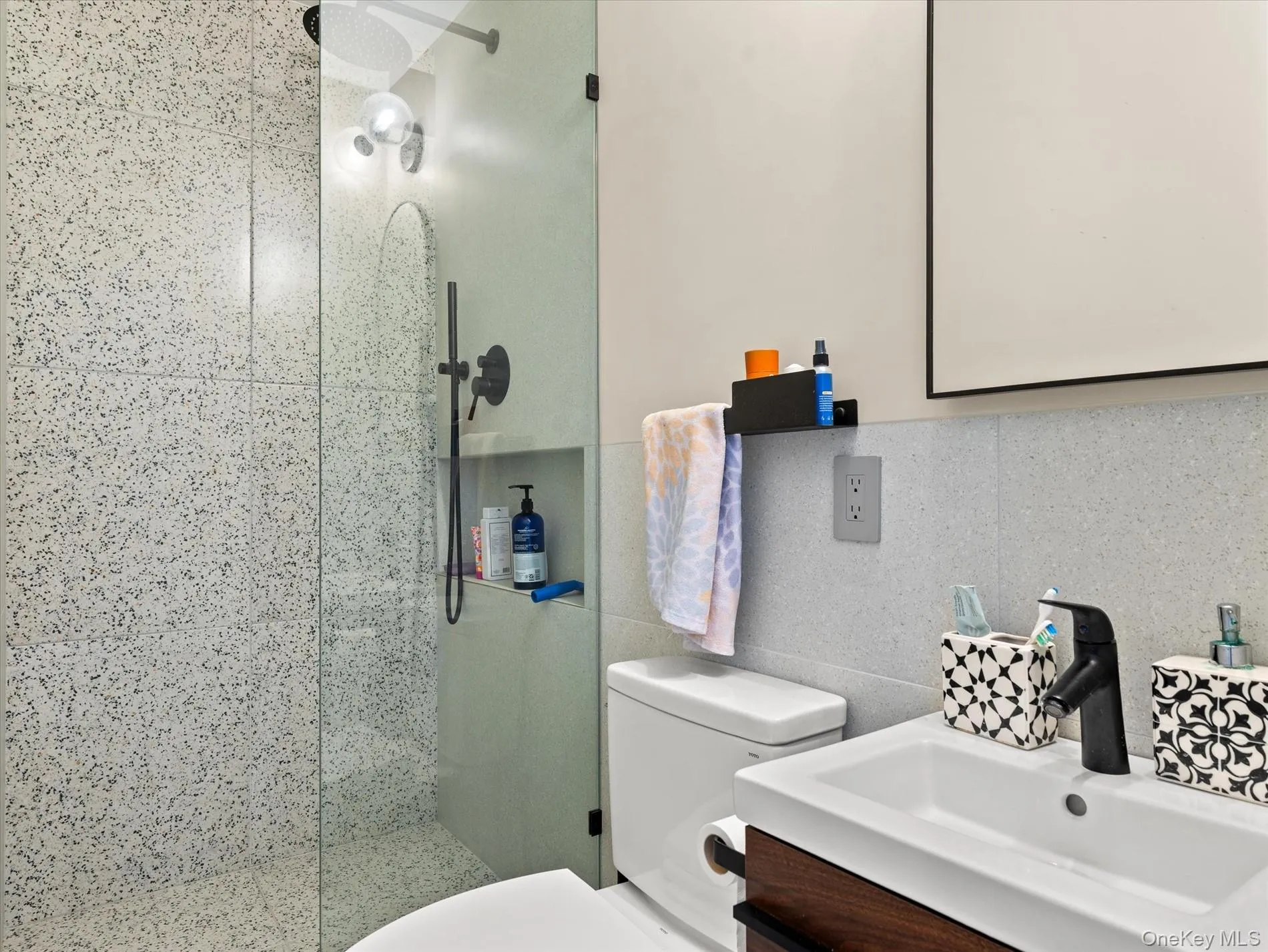 153-25 88th Street, New York, NY, 2 Bedrooms Bedrooms, 5 Rooms Rooms,2 BathroomsBathrooms,Residential,For Rent,88th,0,1017164 153-25 88th Street, New York, NY, 2 Bedrooms Bedrooms, 5 Rooms Rooms,2 BathroomsBathrooms,Residential,For Rent,88th,0,1017164
