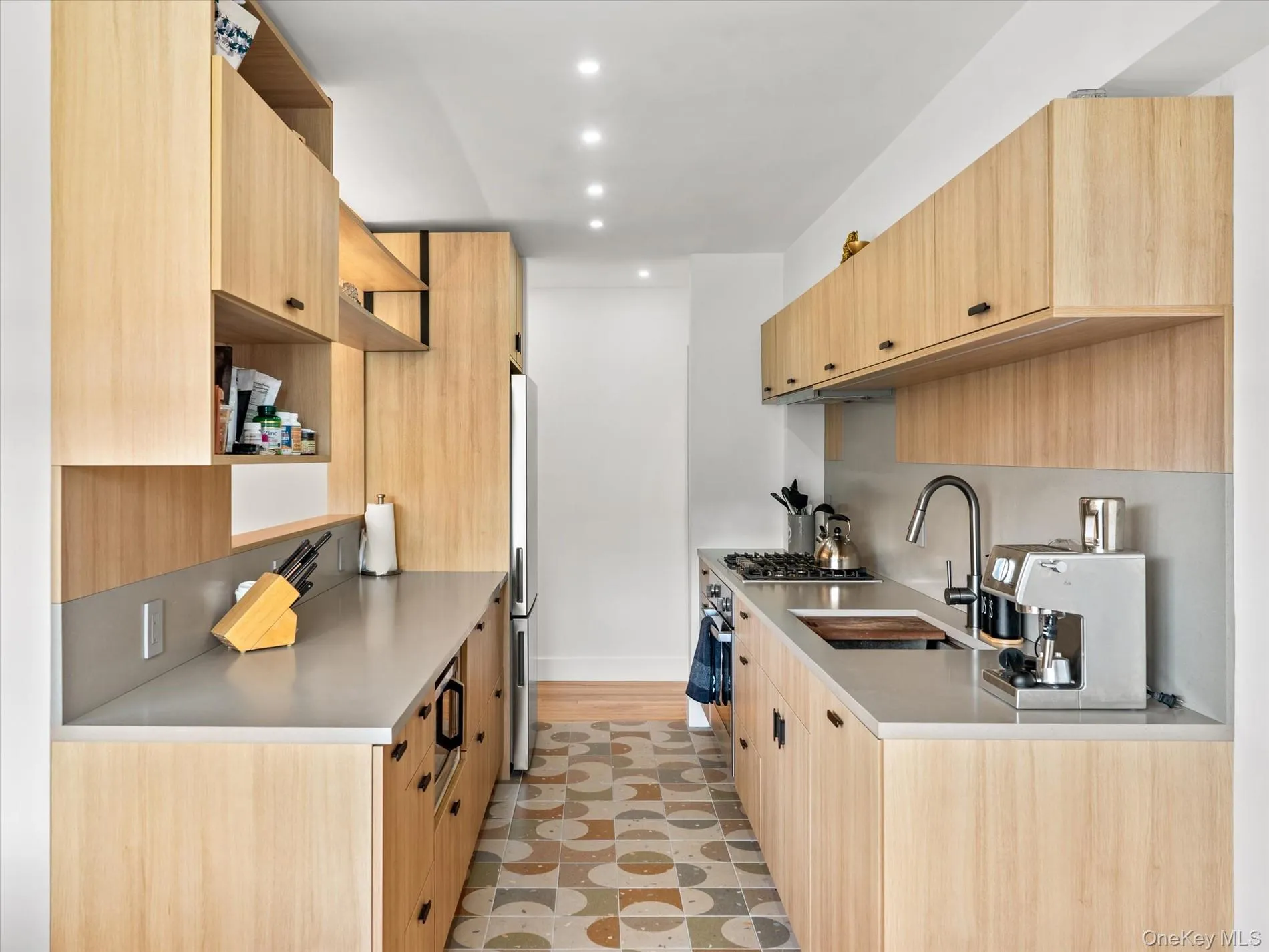 153-25 88th Street, New York, NY, 2 Bedrooms Bedrooms, 5 Rooms Rooms,2 BathroomsBathrooms,Residential,For Rent,88th,0,1017164 153-25 88th Street, New York, NY, 2 Bedrooms Bedrooms, 5 Rooms Rooms,2 BathroomsBathrooms,Residential,For Rent,88th,0,1017164