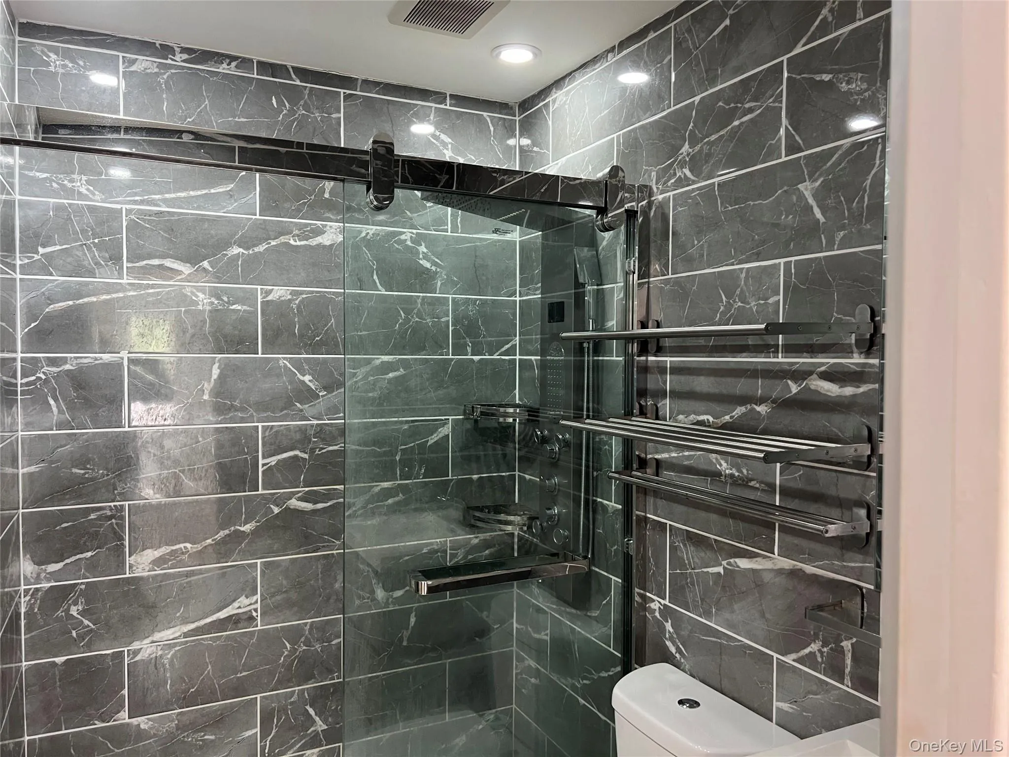 112-63 Bedell Street, New York, NY, 3 Bedrooms Bedrooms, 6 Rooms Rooms,1 BathroomBathrooms,Residential Lease,For Rent,Bedell,0,1017166 112-63 Bedell Street, New York, NY, 3 Bedrooms Bedrooms, 6 Rooms Rooms,1 BathroomBathrooms,Residential Lease,For Rent,Bedell,0,1017166