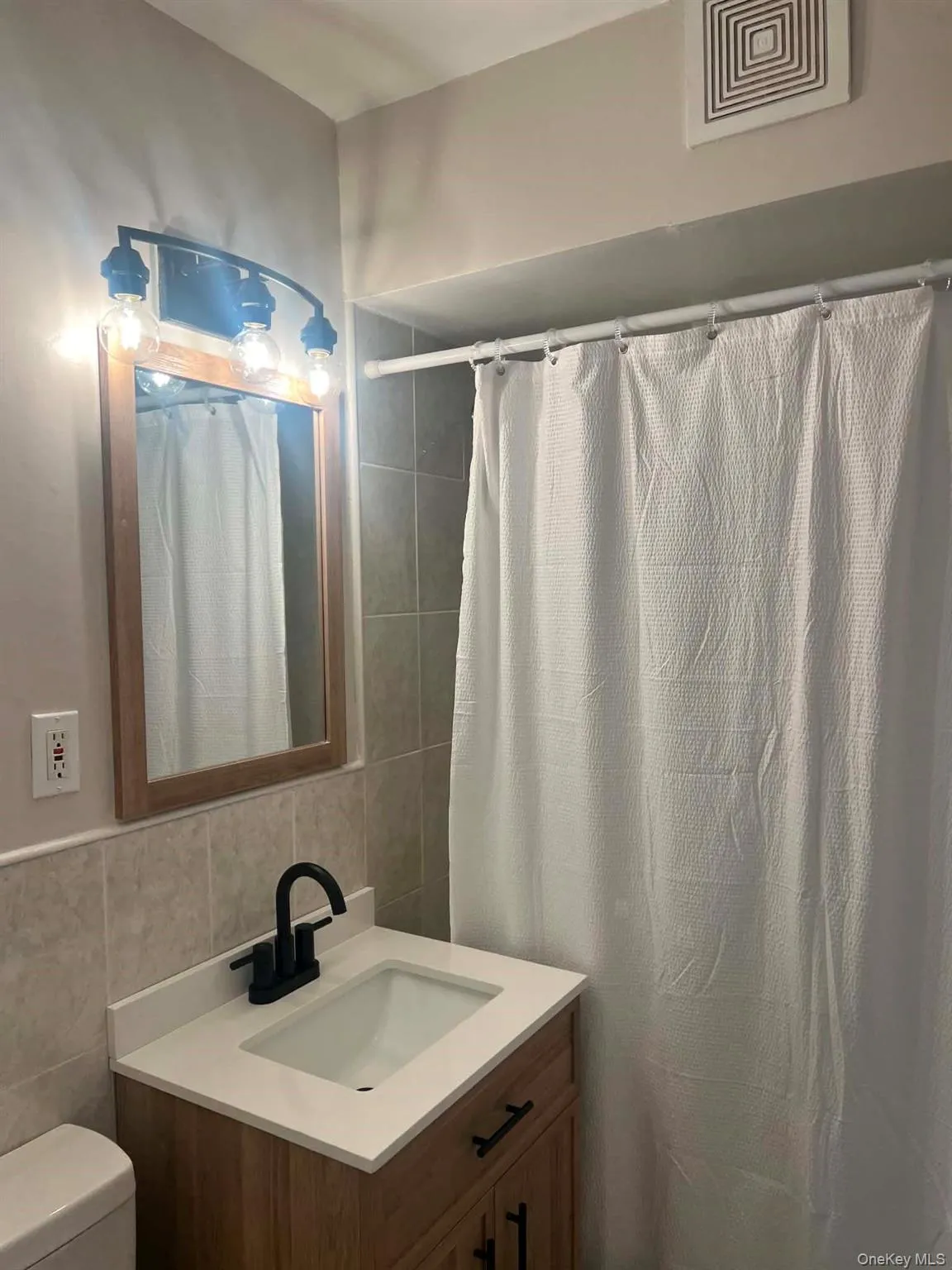 150 Tulip Avenue, Hempstead, NY, 2 Bedrooms Bedrooms, 4 Rooms Rooms,1 BathroomBathrooms,Residential Lease,For Rent,Tulip,0,1017167 150 Tulip Avenue, Hempstead, NY, 2 Bedrooms Bedrooms, 4 Rooms Rooms,1 BathroomBathrooms,Residential Lease,For Rent,Tulip,0,1017167