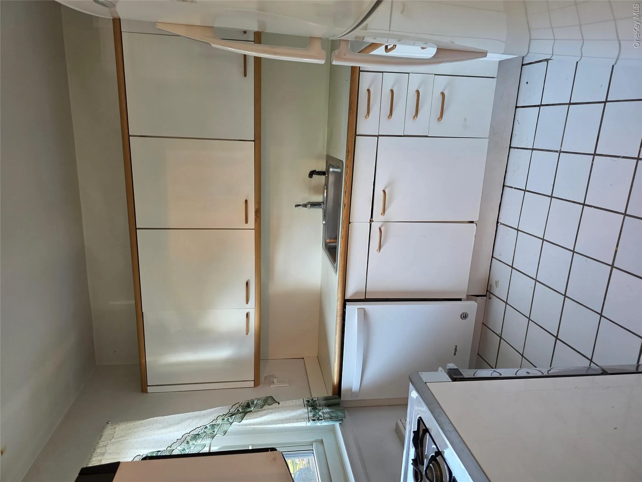 152-34 Jewel Avenue, New York, NY, 1 Bedroom Bedrooms, 5 Rooms Rooms,1 BathroomBathrooms,Residential,For Rent,Jewel,0,1017170 152-34 Jewel Avenue, New York, NY, 1 Bedroom Bedrooms, 5 Rooms Rooms,1 BathroomBathrooms,Residential,For Rent,Jewel,0,1017170