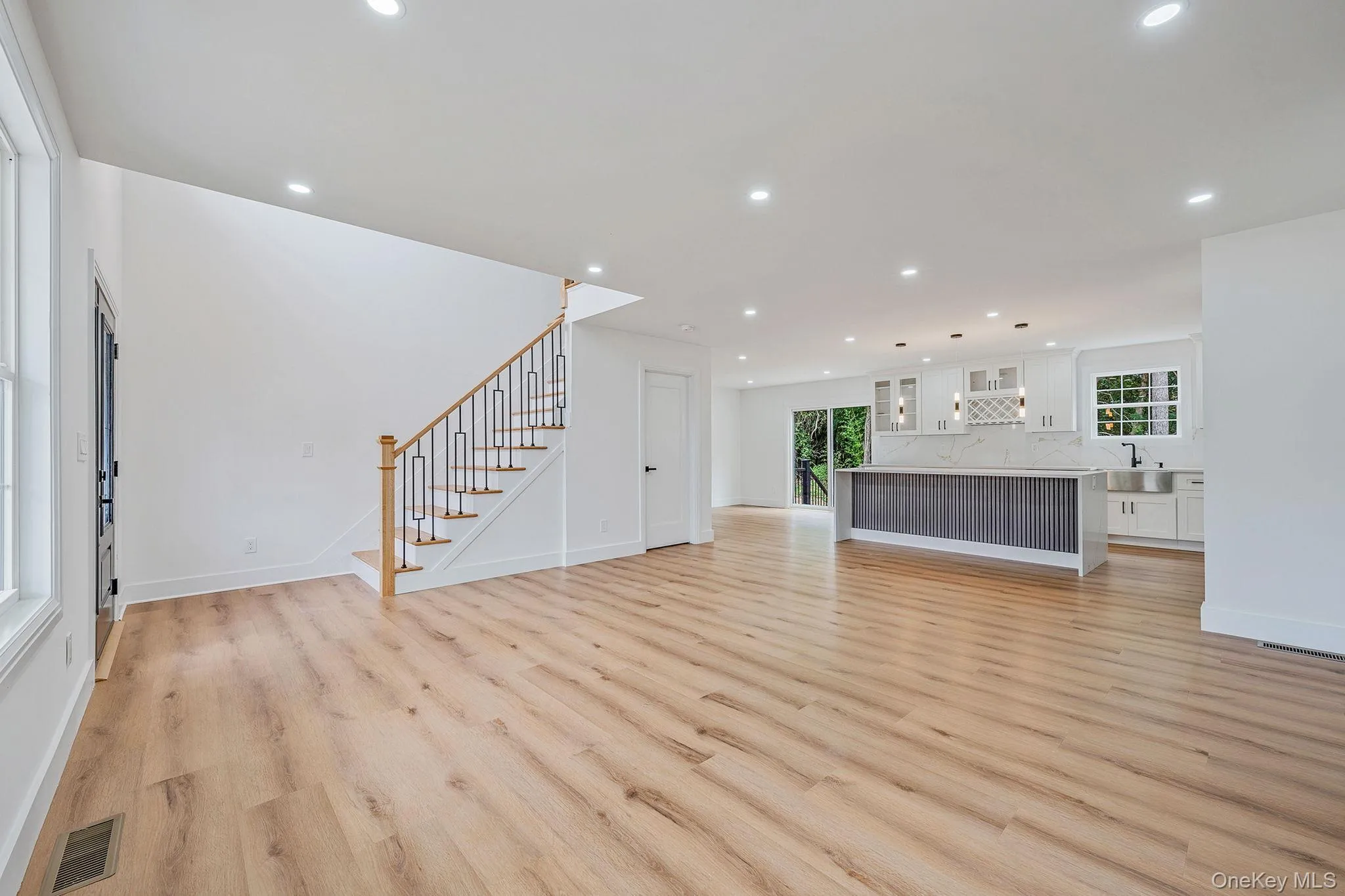 65 Superior Street, Brookhaven, NY, 4 Bedrooms Bedrooms, 10 Rooms Rooms,2 BathroomsBathrooms,Residential,For Rent,Superior,0,1017171 65 Superior Street, Brookhaven, NY, 4 Bedrooms Bedrooms, 10 Rooms Rooms,2 BathroomsBathrooms,Residential,For Rent,Superior,0,1017171