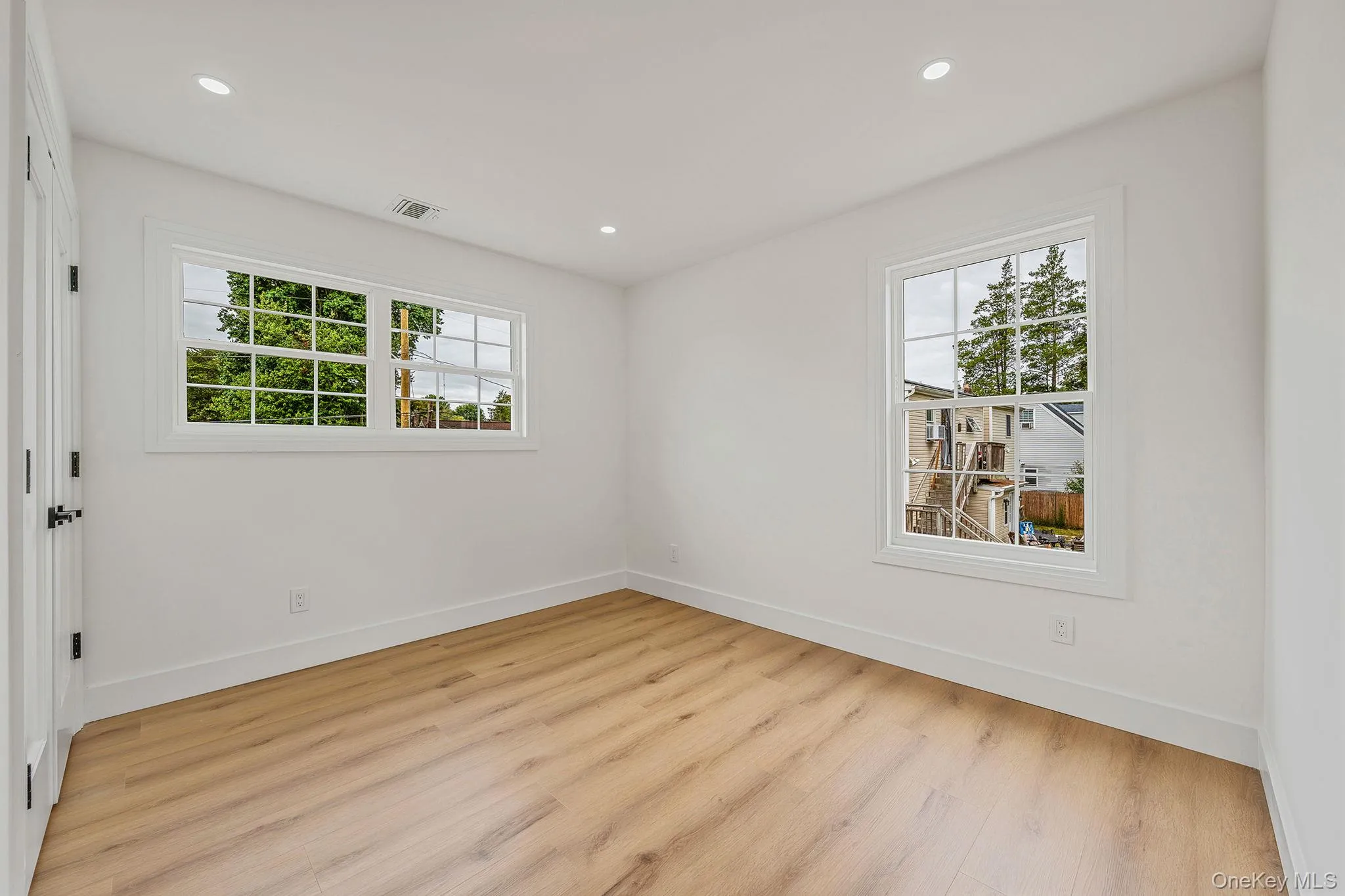 65 Superior Street, Brookhaven, NY, 4 Bedrooms Bedrooms, 10 Rooms Rooms,2 BathroomsBathrooms,Residential,For Rent,Superior,0,1017171 65 Superior Street, Brookhaven, NY, 4 Bedrooms Bedrooms, 10 Rooms Rooms,2 BathroomsBathrooms,Residential,For Rent,Superior,0,1017171