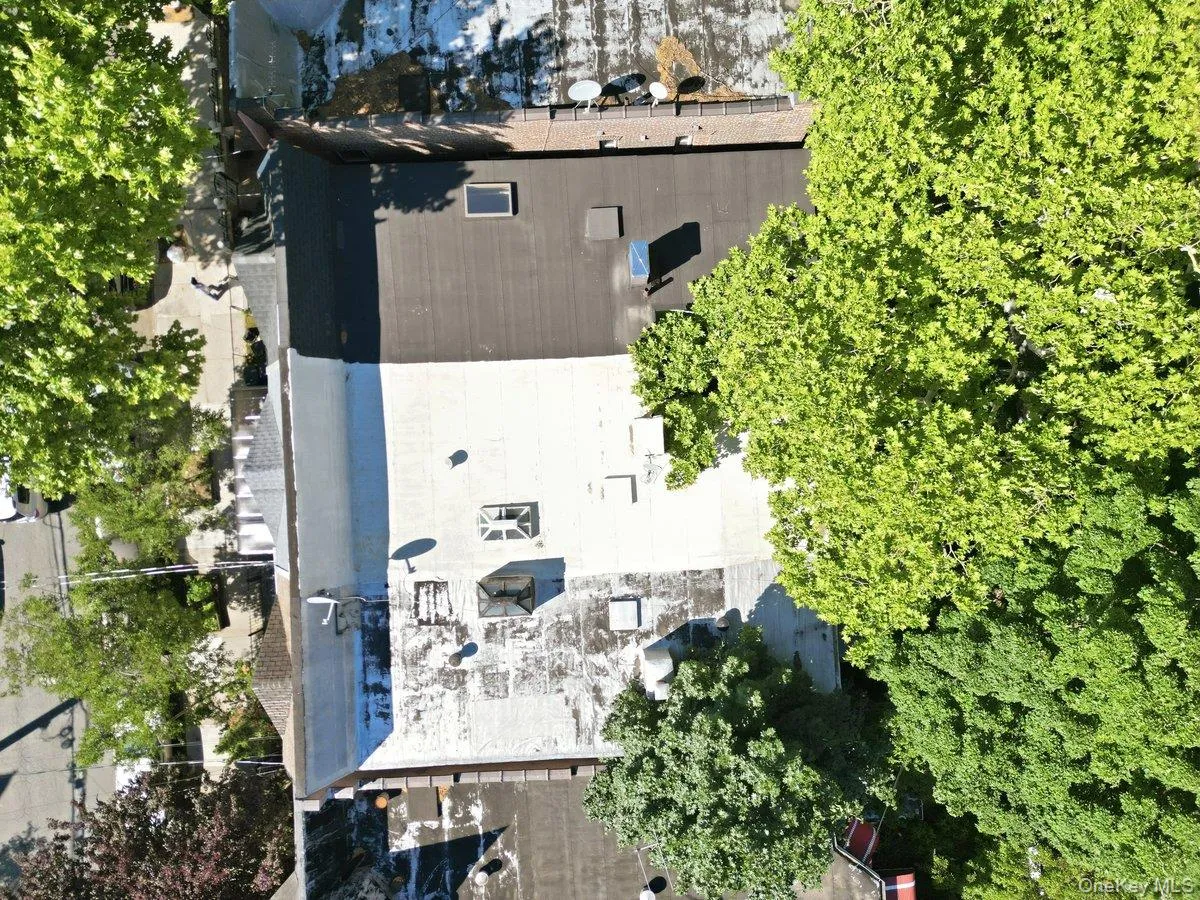 1328 Teller Avenue, New York, NY, 4 Bedrooms Bedrooms, 8 Rooms Rooms,3 BathroomsBathrooms,Residential,For Rent,Teller,0,1017178 1328 Teller Avenue, New York, NY, 4 Bedrooms Bedrooms, 8 Rooms Rooms,3 BathroomsBathrooms,Residential,For Rent,Teller,0,1017178