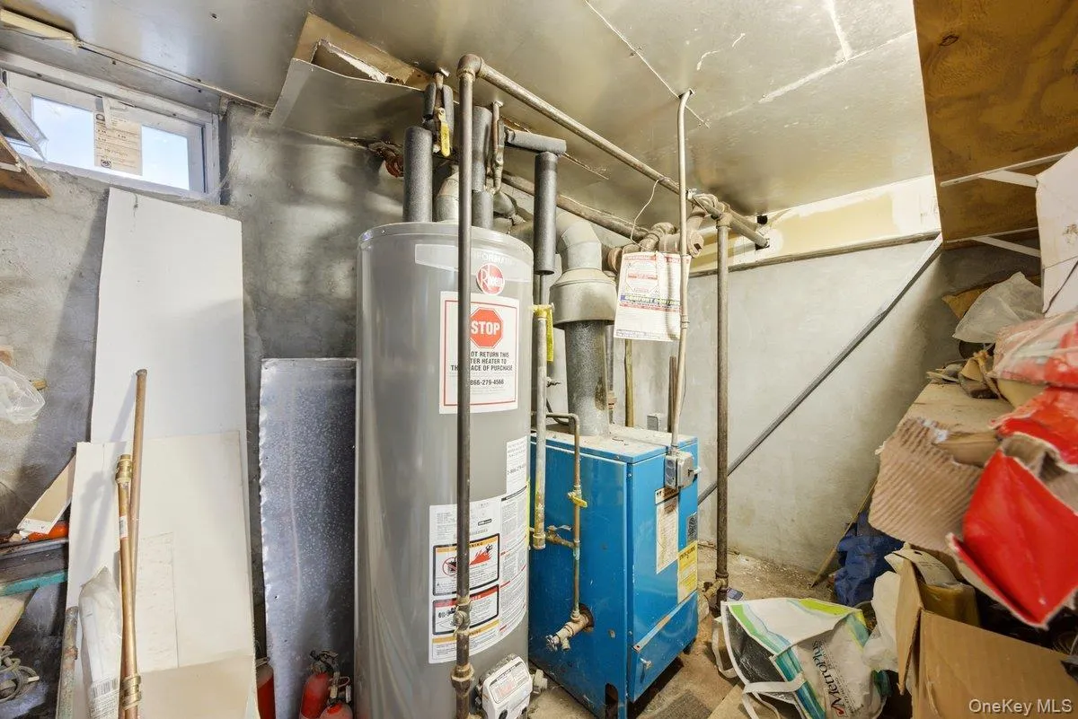 1328 Teller Avenue, New York, NY, 4 Bedrooms Bedrooms, 8 Rooms Rooms,3 BathroomsBathrooms,Residential,For Rent,Teller,0,1017178 1328 Teller Avenue, New York, NY, 4 Bedrooms Bedrooms, 8 Rooms Rooms,3 BathroomsBathrooms,Residential,For Rent,Teller,0,1017178