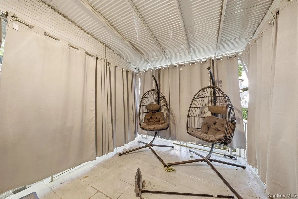 1328 Teller Avenue, New York, NY, 4 Bedrooms Bedrooms, 8 Rooms Rooms,3 BathroomsBathrooms,Residential,For Rent,Teller,0,1017178 1328 Teller Avenue, New York, NY, 4 Bedrooms Bedrooms, 8 Rooms Rooms,3 BathroomsBathrooms,Residential,For Rent,Teller,0,1017178