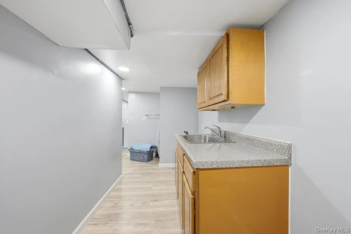 1328 Teller Avenue, New York, NY, 4 Bedrooms Bedrooms, 8 Rooms Rooms,3 BathroomsBathrooms,Residential,For Rent,Teller,0,1017178 1328 Teller Avenue, New York, NY, 4 Bedrooms Bedrooms, 8 Rooms Rooms,3 BathroomsBathrooms,Residential,For Rent,Teller,0,1017178