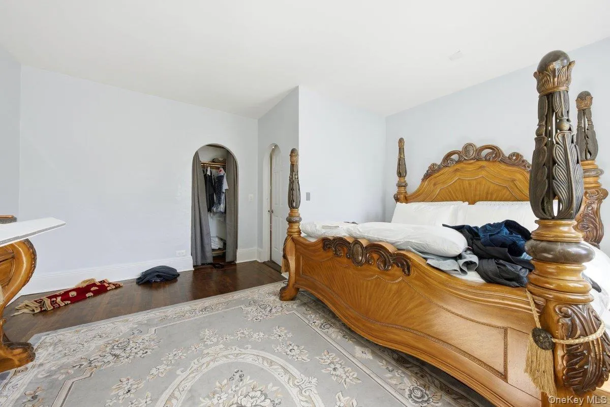 1328 Teller Avenue, New York, NY, 4 Bedrooms Bedrooms, 8 Rooms Rooms,3 BathroomsBathrooms,Residential,For Rent,Teller,0,1017178 1328 Teller Avenue, New York, NY, 4 Bedrooms Bedrooms, 8 Rooms Rooms,3 BathroomsBathrooms,Residential,For Rent,Teller,0,1017178