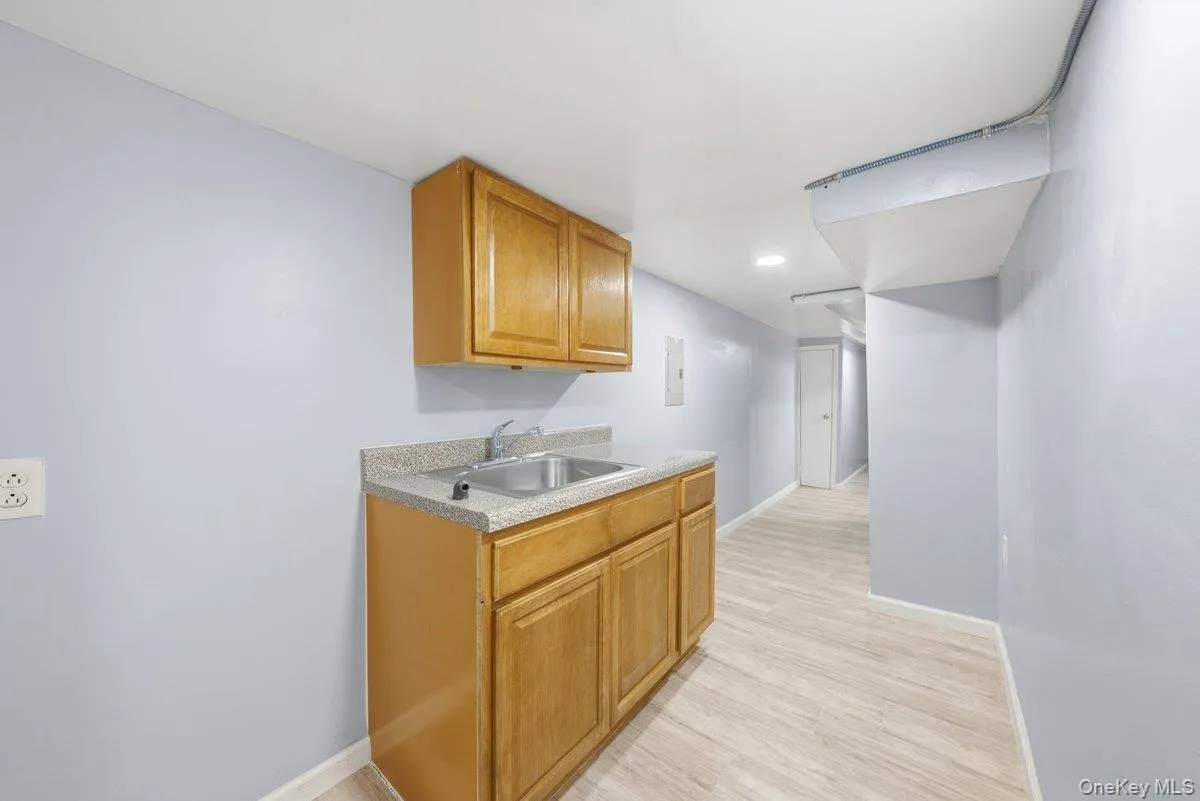 1328 Teller Avenue, New York, NY, 4 Bedrooms Bedrooms, 8 Rooms Rooms,3 BathroomsBathrooms,Residential,For Rent,Teller,0,1017178 1328 Teller Avenue, New York, NY, 4 Bedrooms Bedrooms, 8 Rooms Rooms,3 BathroomsBathrooms,Residential,For Rent,Teller,0,1017178