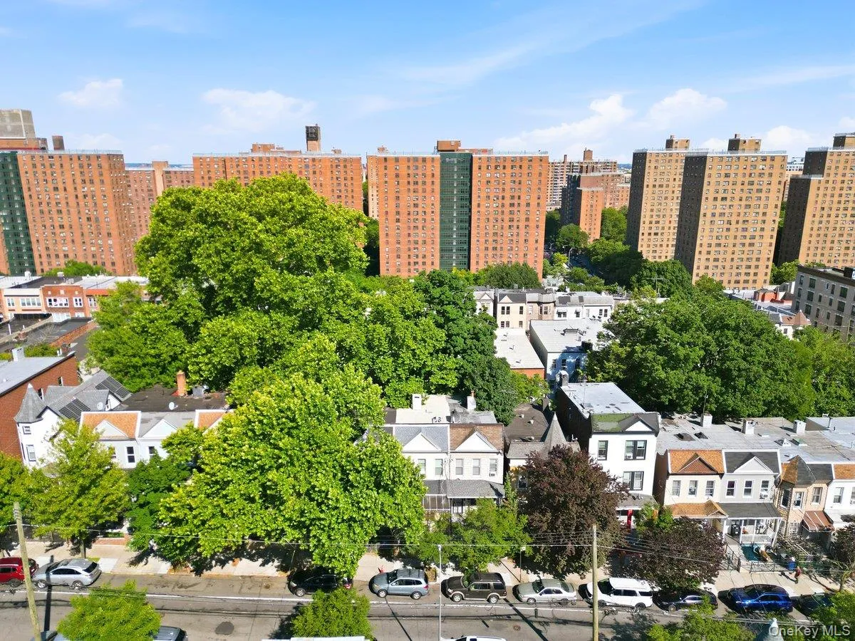 1328 Teller Avenue, New York, NY, 4 Bedrooms Bedrooms, 8 Rooms Rooms,3 BathroomsBathrooms,Residential,For Rent,Teller,0,1017178 1328 Teller Avenue, New York, NY, 4 Bedrooms Bedrooms, 8 Rooms Rooms,3 BathroomsBathrooms,Residential,For Rent,Teller,0,1017178