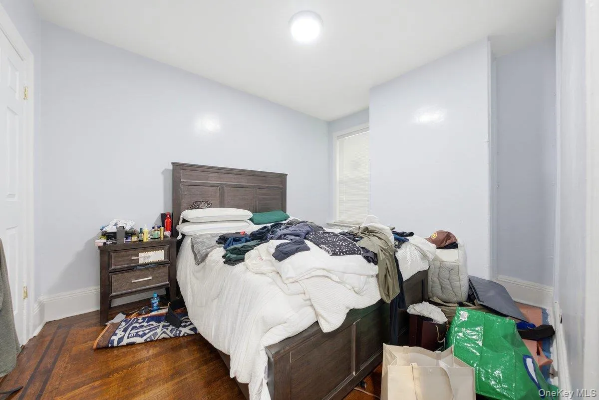1328 Teller Avenue, New York, NY, 4 Bedrooms Bedrooms, 8 Rooms Rooms,3 BathroomsBathrooms,Residential,For Rent,Teller,0,1017178 1328 Teller Avenue, New York, NY, 4 Bedrooms Bedrooms, 8 Rooms Rooms,3 BathroomsBathrooms,Residential,For Rent,Teller,0,1017178