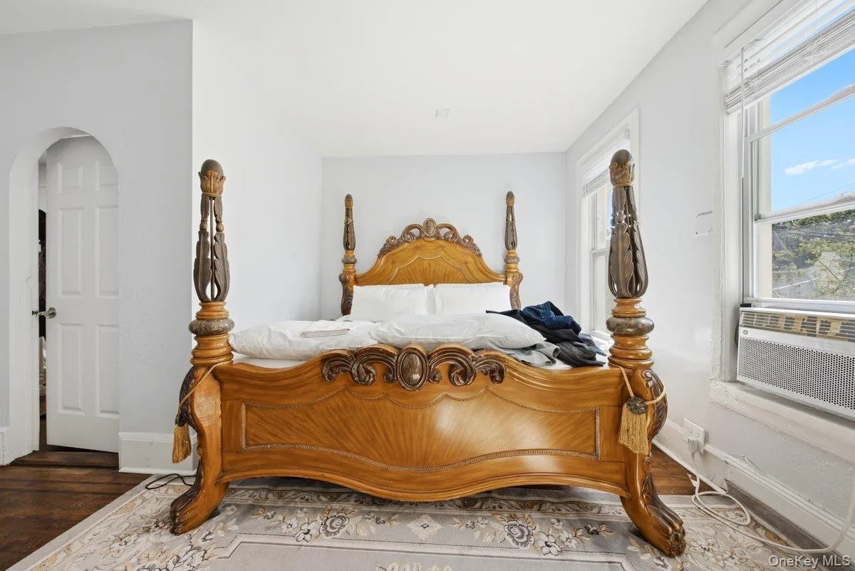 1328 Teller Avenue, New York, NY, 4 Bedrooms Bedrooms, 8 Rooms Rooms,3 BathroomsBathrooms,Residential,For Rent,Teller,0,1017178 1328 Teller Avenue, New York, NY, 4 Bedrooms Bedrooms, 8 Rooms Rooms,3 BathroomsBathrooms,Residential,For Rent,Teller,0,1017178