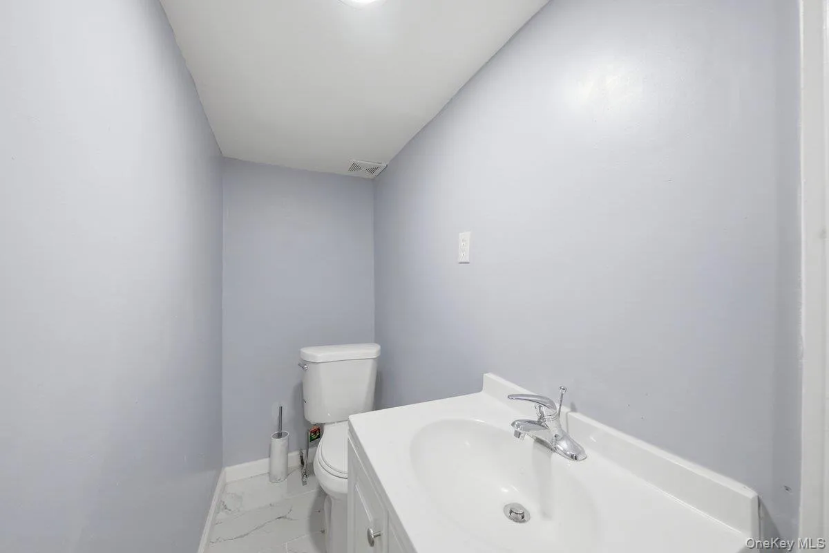 1328 Teller Avenue, New York, NY, 4 Bedrooms Bedrooms, 8 Rooms Rooms,3 BathroomsBathrooms,Residential,For Rent,Teller,0,1017178 1328 Teller Avenue, New York, NY, 4 Bedrooms Bedrooms, 8 Rooms Rooms,3 BathroomsBathrooms,Residential,For Rent,Teller,0,1017178