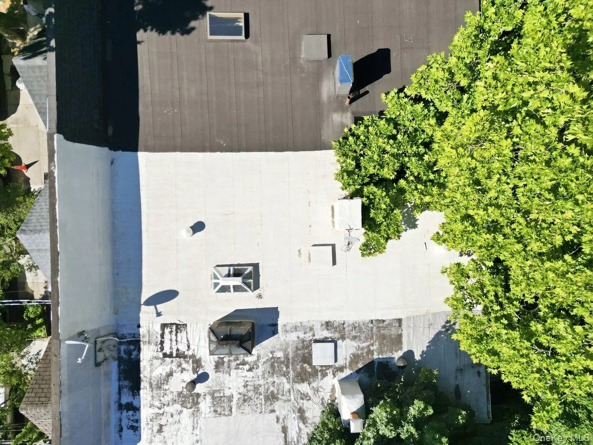 1328 Teller Avenue, New York, NY, 4 Bedrooms Bedrooms, 8 Rooms Rooms,3 BathroomsBathrooms,Residential,For Rent,Teller,0,1017178 1328 Teller Avenue, New York, NY, 4 Bedrooms Bedrooms, 8 Rooms Rooms,3 BathroomsBathrooms,Residential,For Rent,Teller,0,1017178