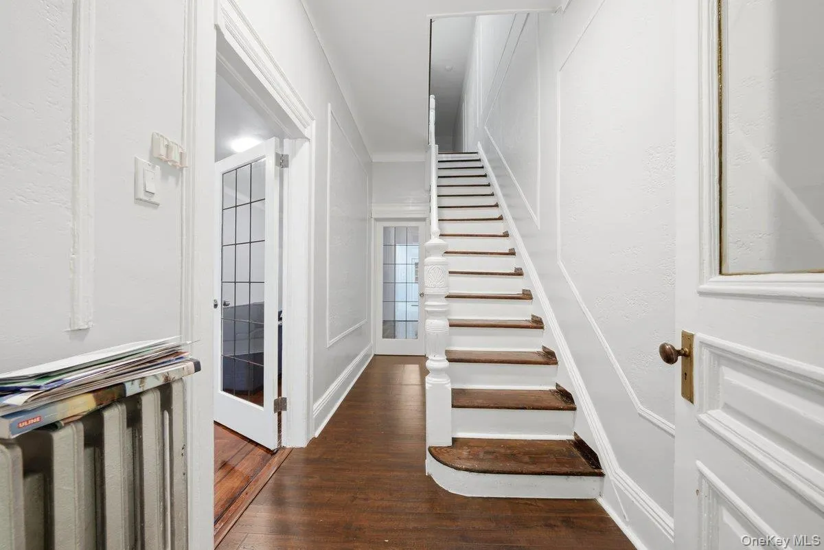 1328 Teller Avenue, New York, NY, 4 Bedrooms Bedrooms, 8 Rooms Rooms,3 BathroomsBathrooms,Residential,For Rent,Teller,0,1017178 1328 Teller Avenue, New York, NY, 4 Bedrooms Bedrooms, 8 Rooms Rooms,3 BathroomsBathrooms,Residential,For Rent,Teller,0,1017178