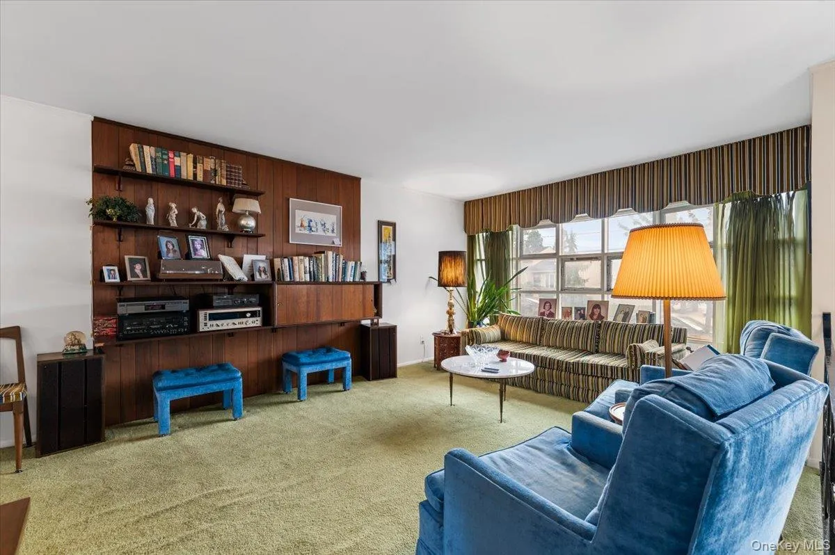 279 Kentucky Avenue, Oyster Bay, NY, 3 Bedrooms Bedrooms, 7 Rooms Rooms,2 BathroomsBathrooms,Residential,For Rent,Kentucky,0,KEY1017183 279 Kentucky Avenue, Oyster Bay, NY, 3 Bedrooms Bedrooms, 7 Rooms Rooms,2 BathroomsBathrooms,Residential,For Rent,Kentucky,0,KEY1017183