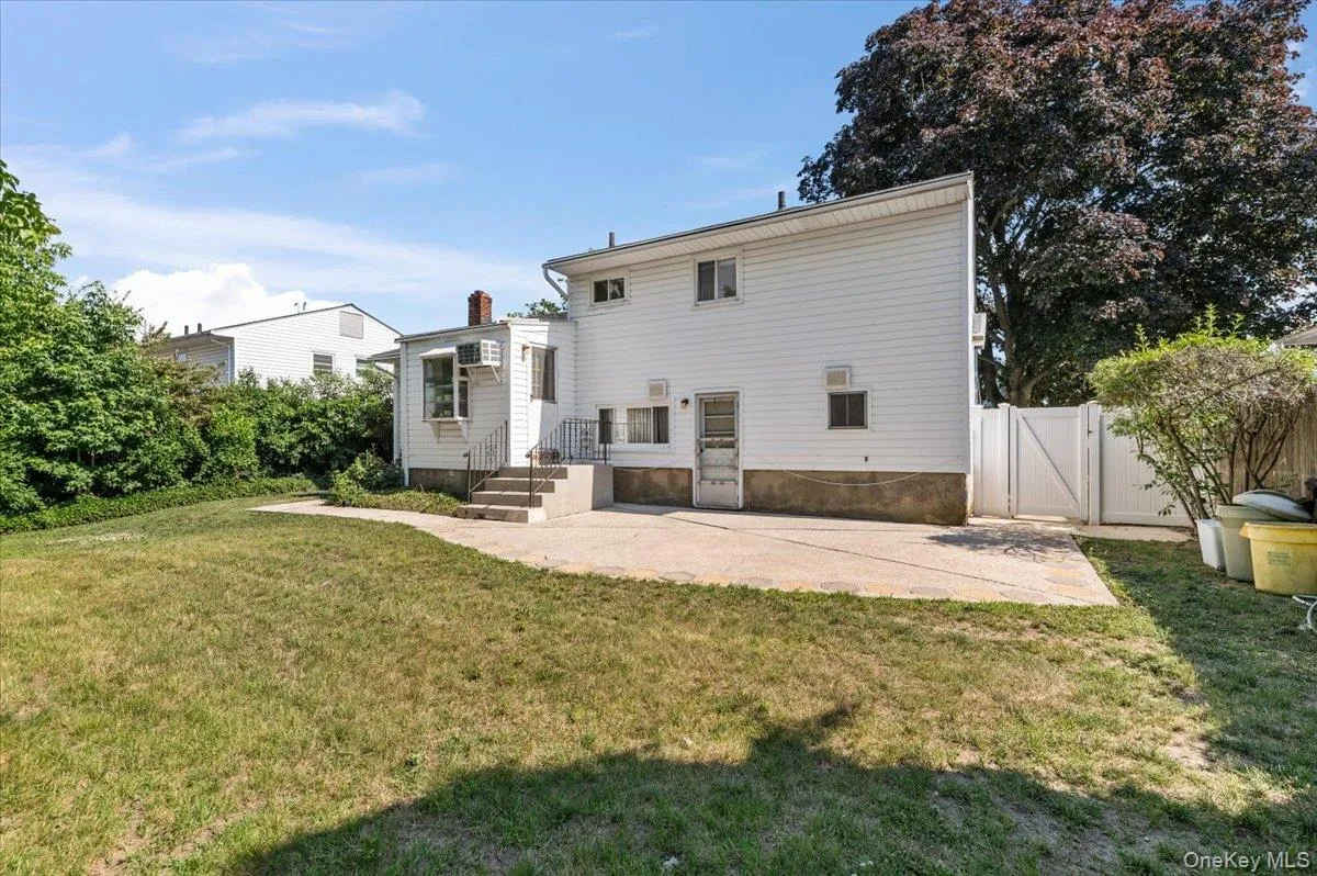 279 Kentucky Avenue, Oyster Bay, NY, 3 Bedrooms Bedrooms, 7 Rooms Rooms,2 BathroomsBathrooms,Residential,For Rent,Kentucky,0,KEY1017183 279 Kentucky Avenue, Oyster Bay, NY, 3 Bedrooms Bedrooms, 7 Rooms Rooms,2 BathroomsBathrooms,Residential,For Rent,Kentucky,0,KEY1017183