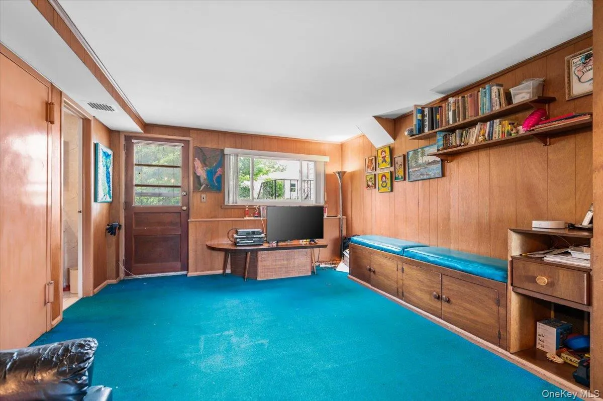 279 Kentucky Avenue, Oyster Bay, NY, 3 Bedrooms Bedrooms, 7 Rooms Rooms,2 BathroomsBathrooms,Residential,For Rent,Kentucky,0,KEY1017183 279 Kentucky Avenue, Oyster Bay, NY, 3 Bedrooms Bedrooms, 7 Rooms Rooms,2 BathroomsBathrooms,Residential,For Rent,Kentucky,0,KEY1017183