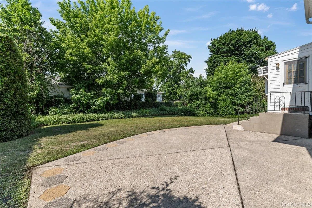 279 Kentucky Avenue, Oyster Bay, NY, 3 Bedrooms Bedrooms, 7 Rooms Rooms,2 BathroomsBathrooms,Residential,For Rent,Kentucky,0,KEY1017183 279 Kentucky Avenue, Oyster Bay, NY, 3 Bedrooms Bedrooms, 7 Rooms Rooms,2 BathroomsBathrooms,Residential,For Rent,Kentucky,0,KEY1017183