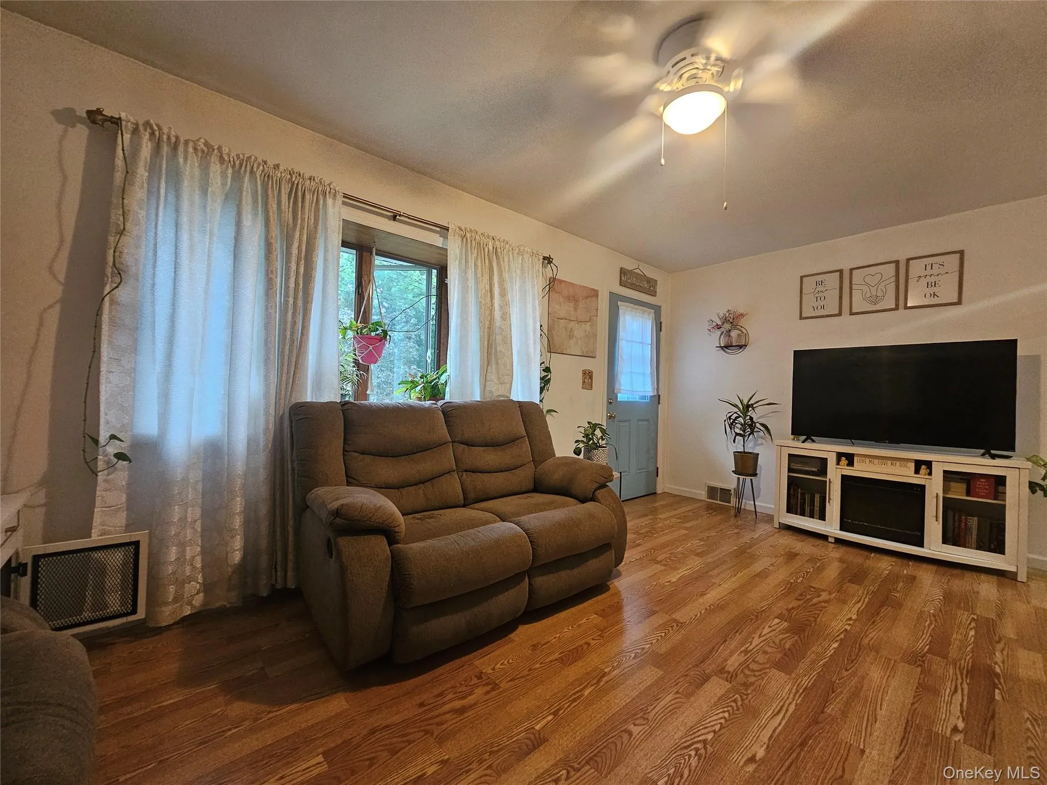 4 Pinegrove Drive, Mamakating, NY, 4 Bedrooms Bedrooms, 6 Rooms Rooms,1 BathroomBathrooms,Residential,For Rent,Pinegrove,0,1017189 4 Pinegrove Drive, Mamakating, NY, 4 Bedrooms Bedrooms, 6 Rooms Rooms,1 BathroomBathrooms,Residential,For Rent,Pinegrove,0,1017189