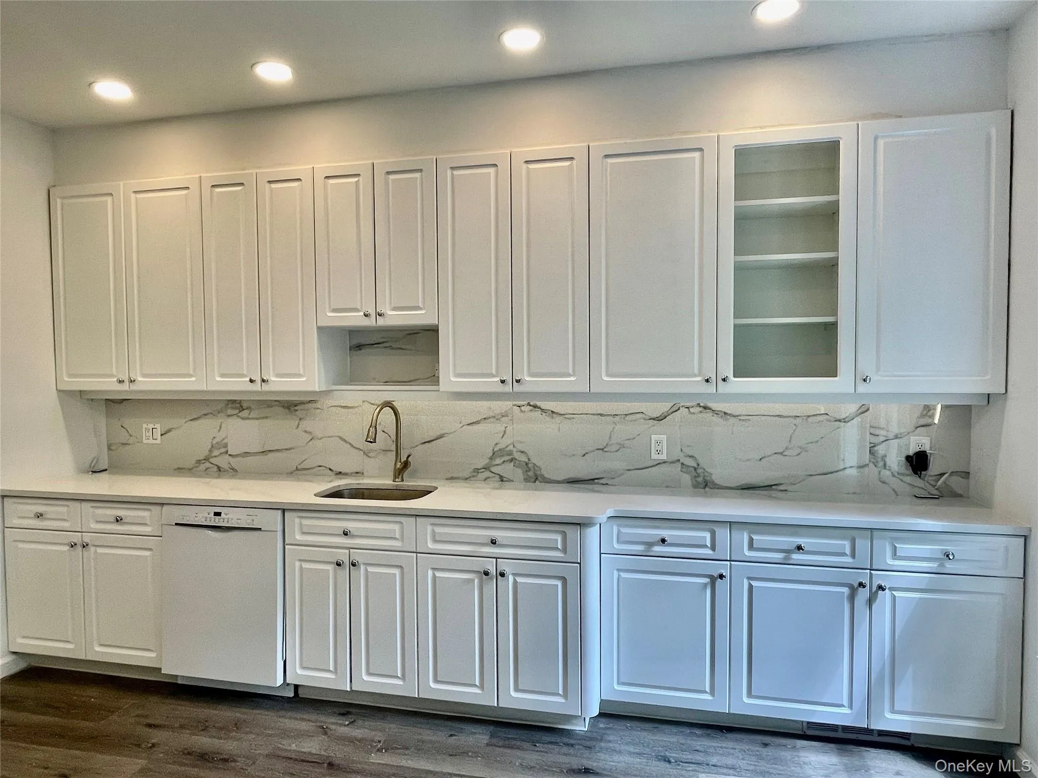 11 Duke Of Gloucester, North Hempstead, NY, 2 Bedrooms Bedrooms, 6 Rooms Rooms,2 BathroomsBathrooms,Residential Lease,For Rent,Duke Of Gloucester,0,KEY1017192 11 Duke Of Gloucester, North Hempstead, NY, 2 Bedrooms Bedrooms, 6 Rooms Rooms,2 BathroomsBathrooms,Residential Lease,For Rent,Duke Of Gloucester,0,KEY1017192