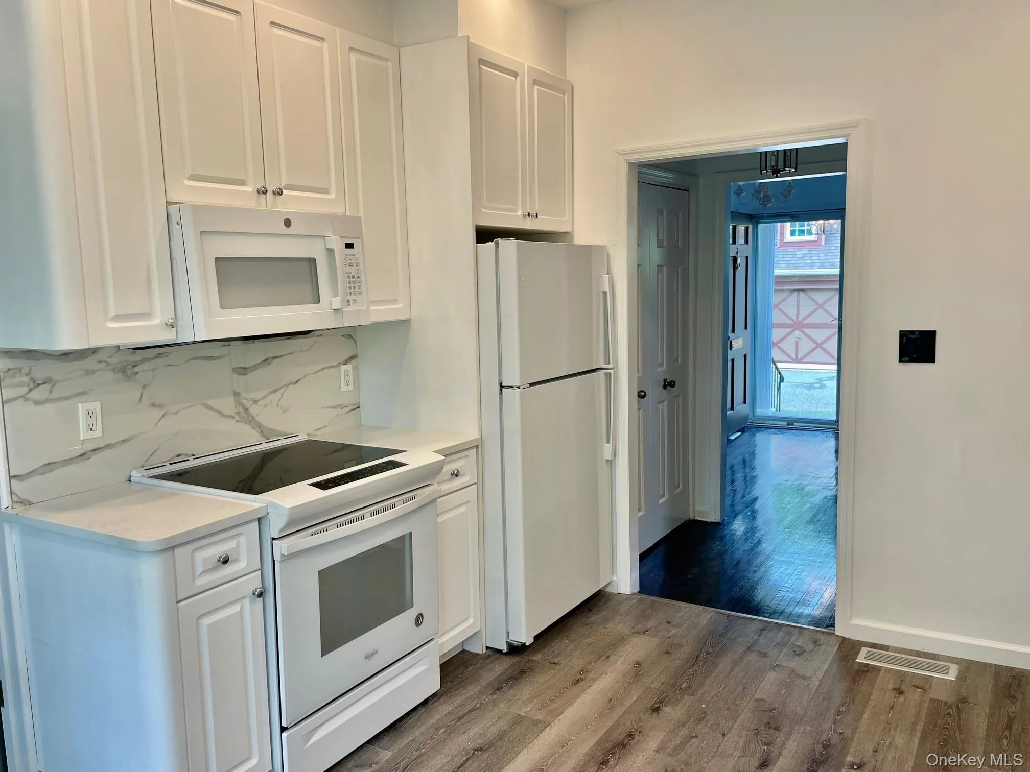 11 Duke Of Gloucester, North Hempstead, NY, 2 Bedrooms Bedrooms, 6 Rooms Rooms,2 BathroomsBathrooms,Residential Lease,For Rent,Duke Of Gloucester,0,KEY1017192 11 Duke Of Gloucester, North Hempstead, NY, 2 Bedrooms Bedrooms, 6 Rooms Rooms,2 BathroomsBathrooms,Residential Lease,For Rent,Duke Of Gloucester,0,KEY1017192