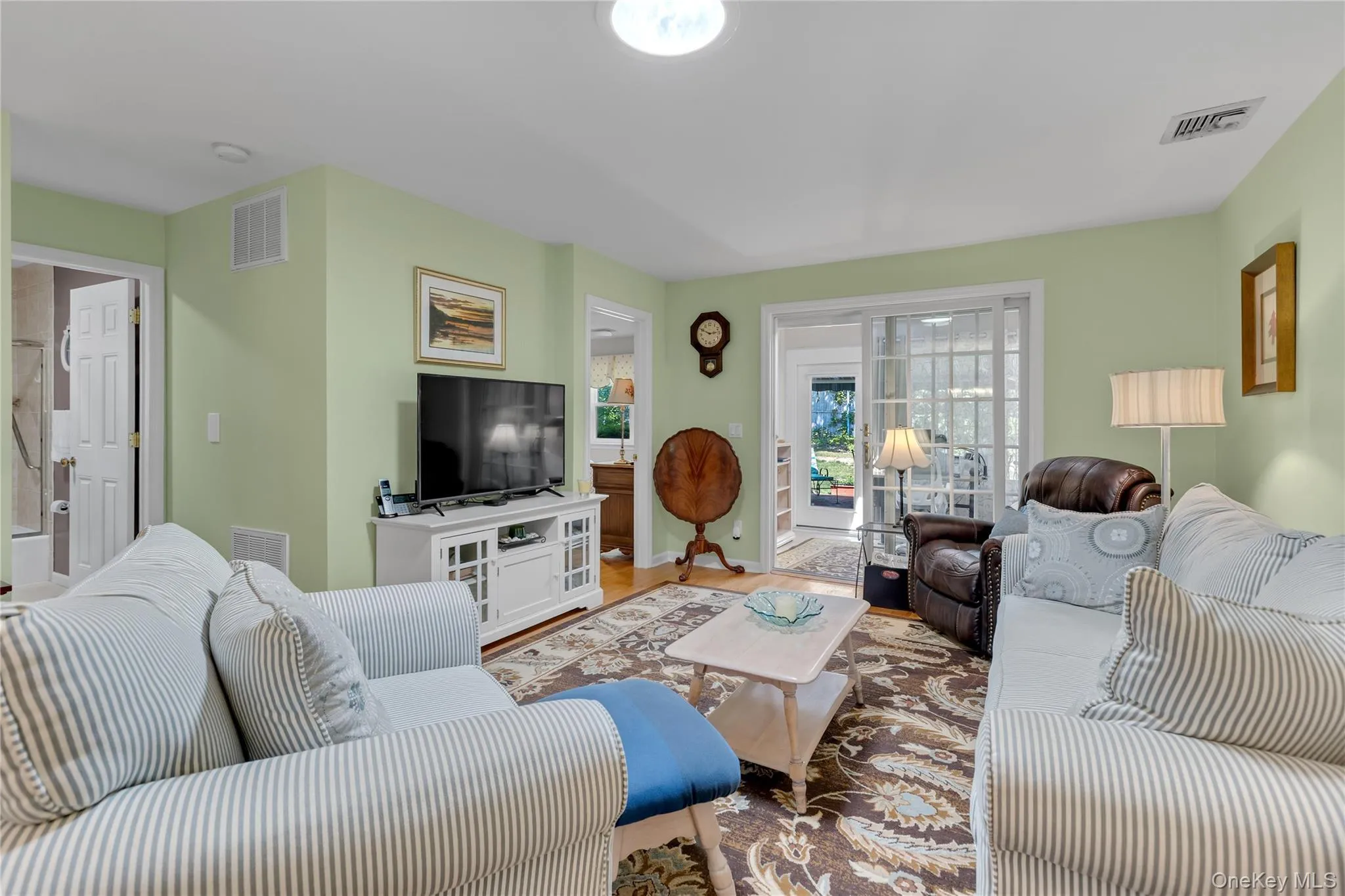 42 Knolls Drive, Brookhaven, NY, 2 Bedrooms Bedrooms, 5 Rooms Rooms,2 BathroomsBathrooms,Residential,For Rent,Knolls,0,1017205 42 Knolls Drive, Brookhaven, NY, 2 Bedrooms Bedrooms, 5 Rooms Rooms,2 BathroomsBathrooms,Residential,For Rent,Knolls,0,1017205