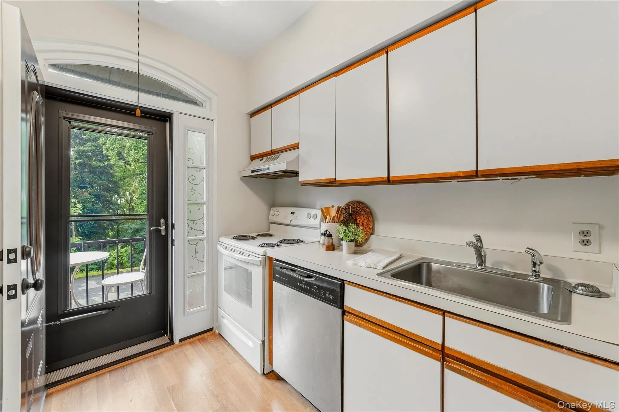 1 Beecher Lane, Peekskill, NY, 1 Bedroom Bedrooms, 4 Rooms Rooms,1 BathroomBathrooms,Residential,For Rent,Beecher,0,1017208 1 Beecher Lane, Peekskill, NY, 1 Bedroom Bedrooms, 4 Rooms Rooms,1 BathroomBathrooms,Residential,For Rent,Beecher,0,1017208