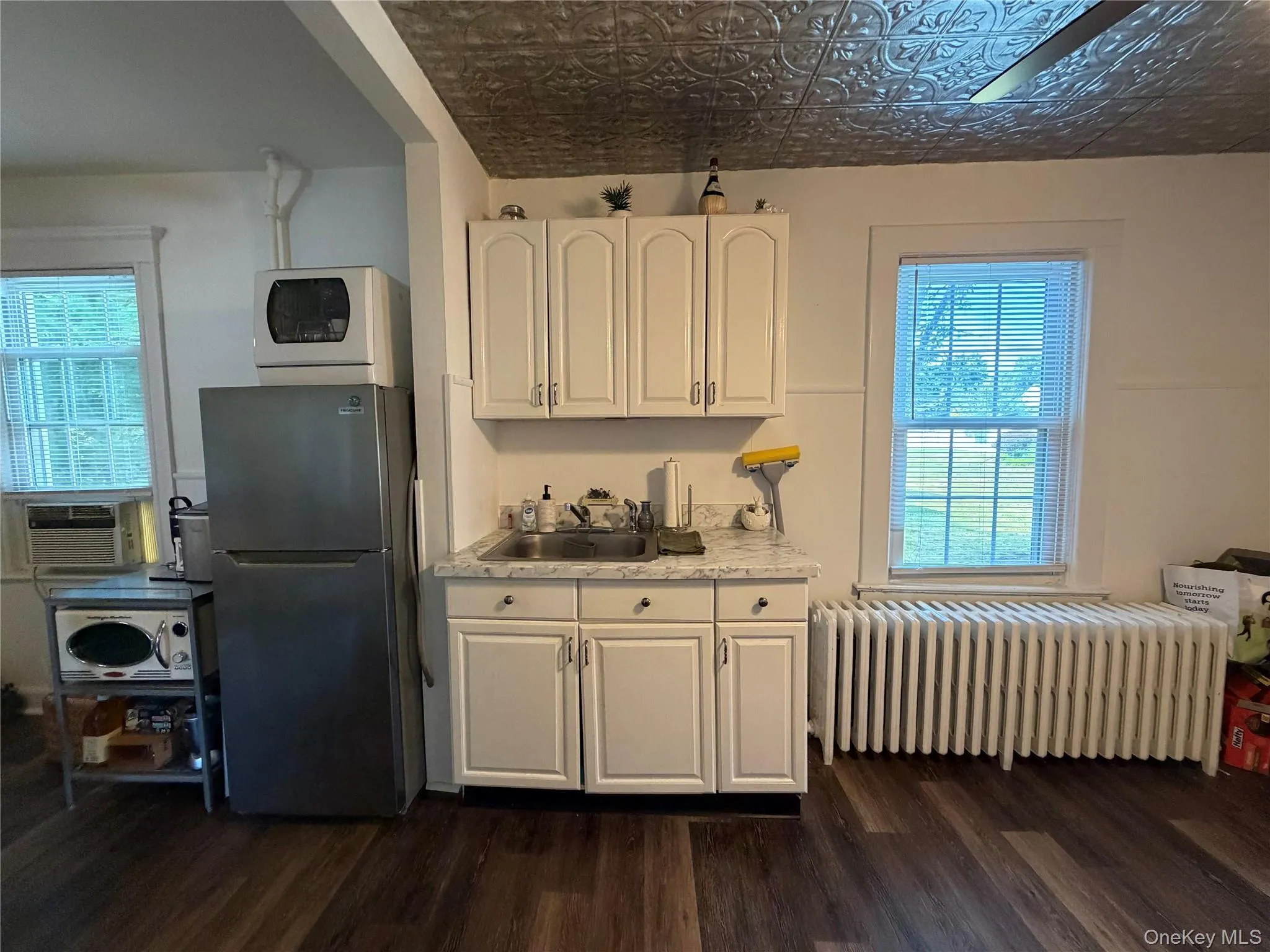 31 Minetta Court, Huntington, NY, 2 Bedrooms Bedrooms, 4 Rooms Rooms,1 BathroomBathrooms,Residential Lease,For Rent,Minetta,0,1017212 31 Minetta Court, Huntington, NY, 2 Bedrooms Bedrooms, 4 Rooms Rooms,1 BathroomBathrooms,Residential Lease,For Rent,Minetta,0,1017212