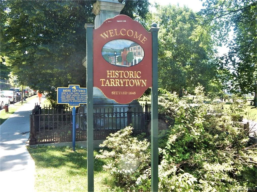 80 Church Street, Greenburgh, NY, 1 Bedroom Bedrooms, 3 Rooms Rooms,1 BathroomBathrooms,Residential Lease,For Rent,Church,0,1017215 80 Church Street, Greenburgh, NY, 1 Bedroom Bedrooms, 3 Rooms Rooms,1 BathroomBathrooms,Residential Lease,For Rent,Church,0,1017215