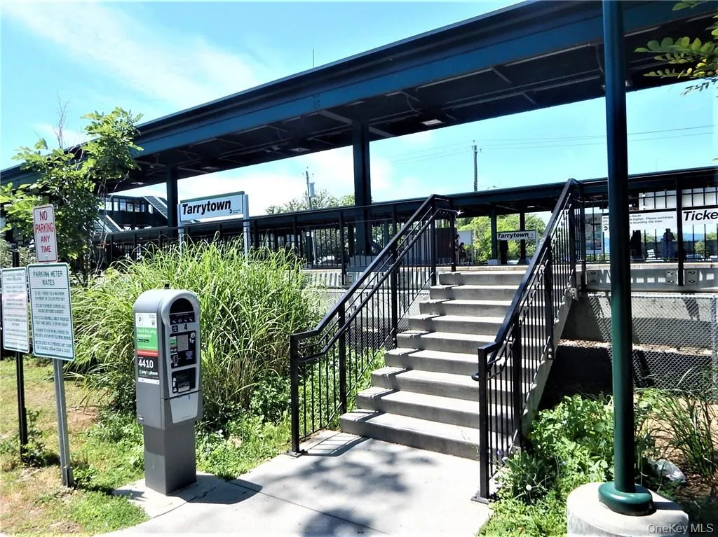 80 Church Street, Greenburgh, NY, 1 Bedroom Bedrooms, 3 Rooms Rooms,1 BathroomBathrooms,Residential Lease,For Rent,Church,0,1017215 80 Church Street, Greenburgh, NY, 1 Bedroom Bedrooms, 3 Rooms Rooms,1 BathroomBathrooms,Residential Lease,For Rent,Church,0,1017215