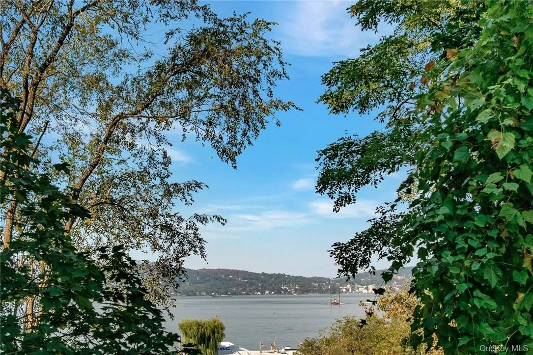 80 Church Street, Greenburgh, NY, 1 Bedroom Bedrooms, 3 Rooms Rooms,1 BathroomBathrooms,Residential Lease,For Rent,Church,0,1017215 80 Church Street, Greenburgh, NY, 1 Bedroom Bedrooms, 3 Rooms Rooms,1 BathroomBathrooms,Residential Lease,For Rent,Church,0,1017215