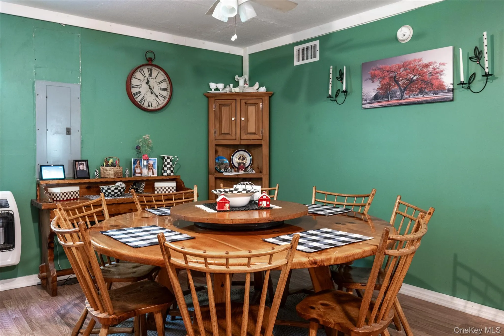 This dining area can accommodate a large table for all your guests This dining area can accommodate a large table for all your guests