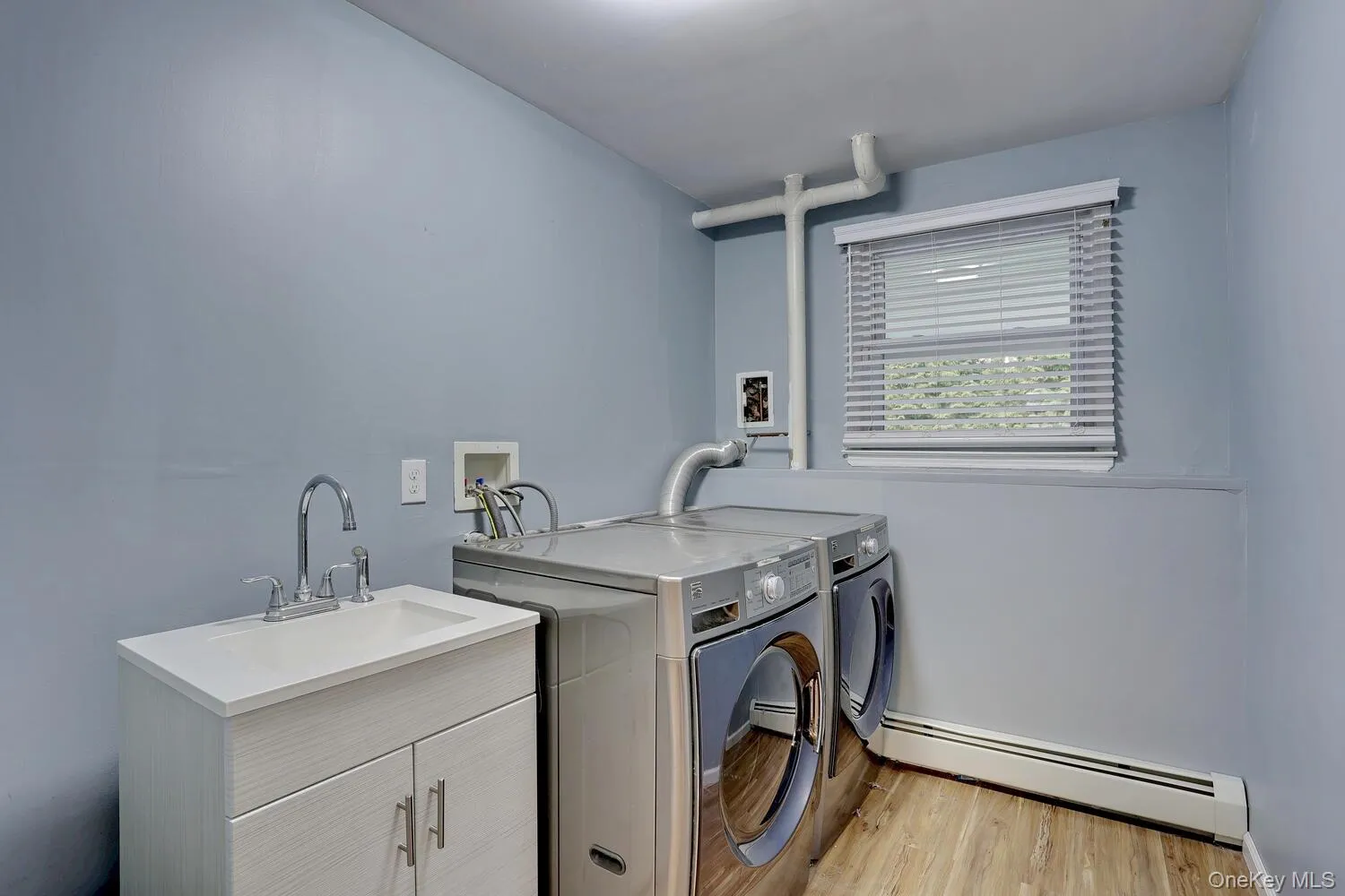 6 Hemlock Lane, Haverstraw, NY, 5 Bedrooms Bedrooms, 10 Rooms Rooms,3 BathroomsBathrooms,Residential Lease,For Rent,Hemlock,0,1017230 6 Hemlock Lane, Haverstraw, NY, 5 Bedrooms Bedrooms, 10 Rooms Rooms,3 BathroomsBathrooms,Residential Lease,For Rent,Hemlock,0,1017230