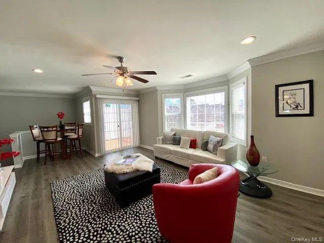 400 Adams Way, Islip, NY, 2 Bedrooms Bedrooms, 6 Rooms Rooms,2 BathroomsBathrooms,Residential Lease,For Rent,Adams,0,1017241 400 Adams Way, Islip, NY, 2 Bedrooms Bedrooms, 6 Rooms Rooms,2 BathroomsBathrooms,Residential Lease,For Rent,Adams,0,1017241
