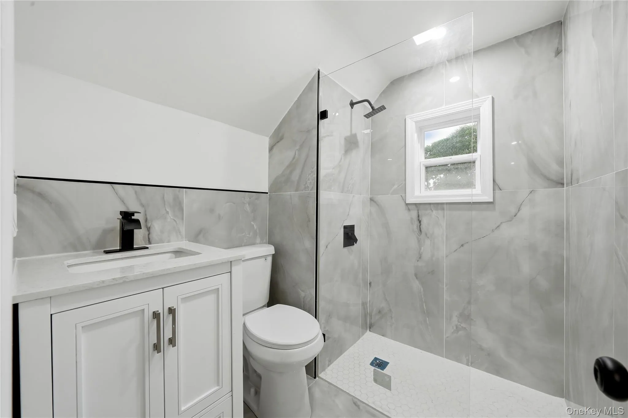 17A Riverside Street, Babylon, NY, 4 Bedrooms Bedrooms, 7 Rooms Rooms,2 BathroomsBathrooms,Residential,For Rent,Riverside,0,KEY1017243 17A Riverside Street, Babylon, NY, 4 Bedrooms Bedrooms, 7 Rooms Rooms,2 BathroomsBathrooms,Residential,For Rent,Riverside,0,KEY1017243